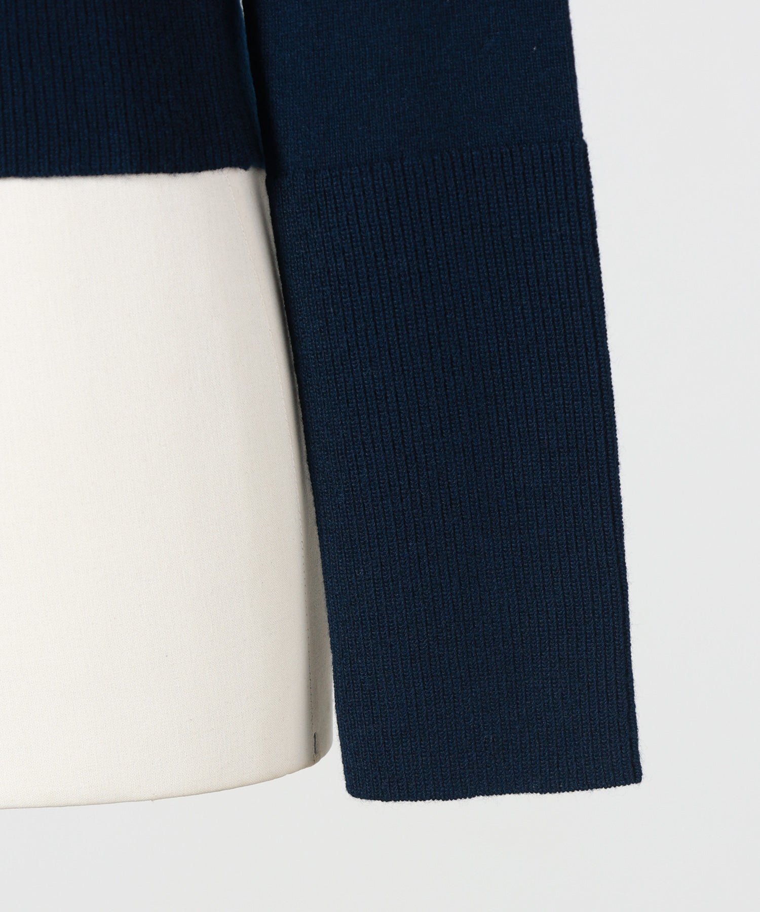 Chloe(クロエ)】 ウール製ロゴ付きニットカーディガン｜PARIGOT ONLINE