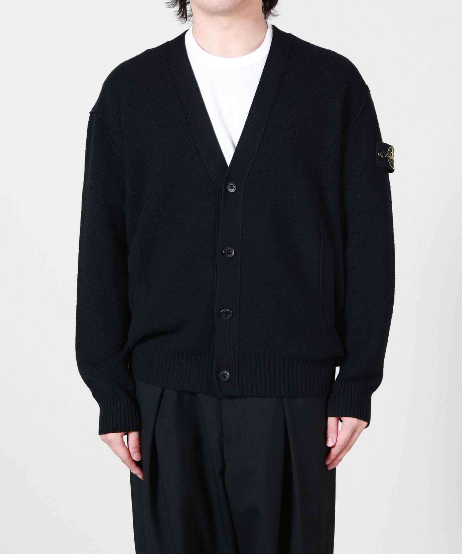 STONE ISLAND(ストーンアイランド)】 リラックスフィット Vネック