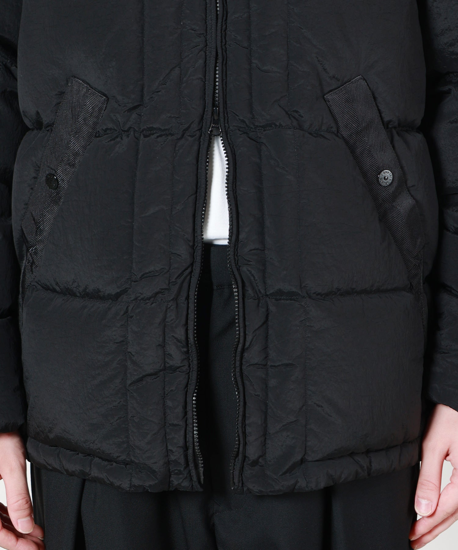 STONE ISLAND(ストーンアイランド)】 フード付ダウンジャケット