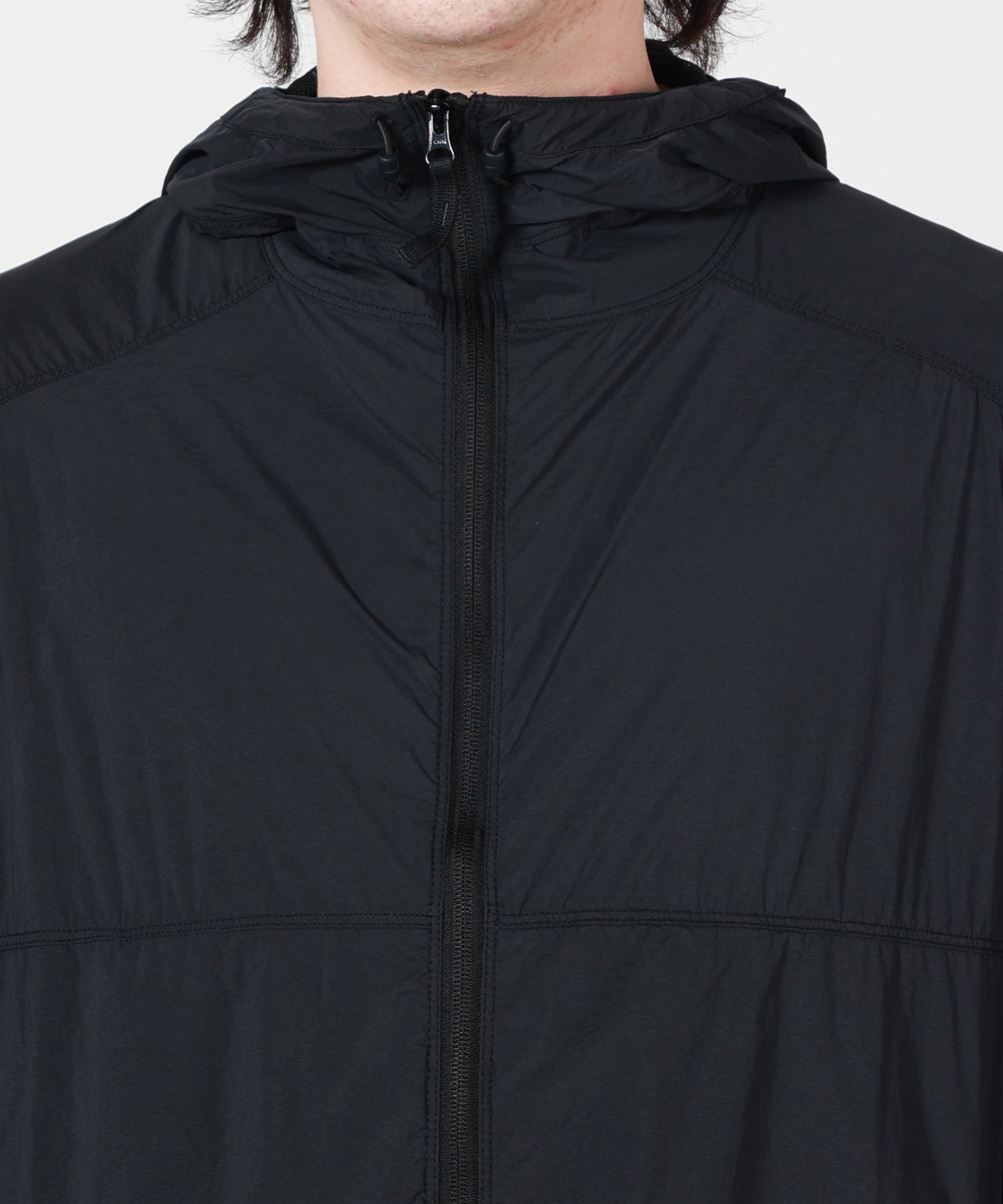 STONE ISLAND(ストーンアイランド)】 フード付ナイロンジャケット
