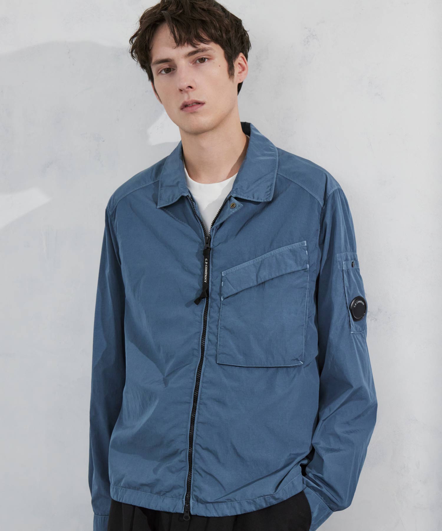 C.P. Company(シーピーカンパニー)】 CHROME-R ZIPPED OVERSHIRT