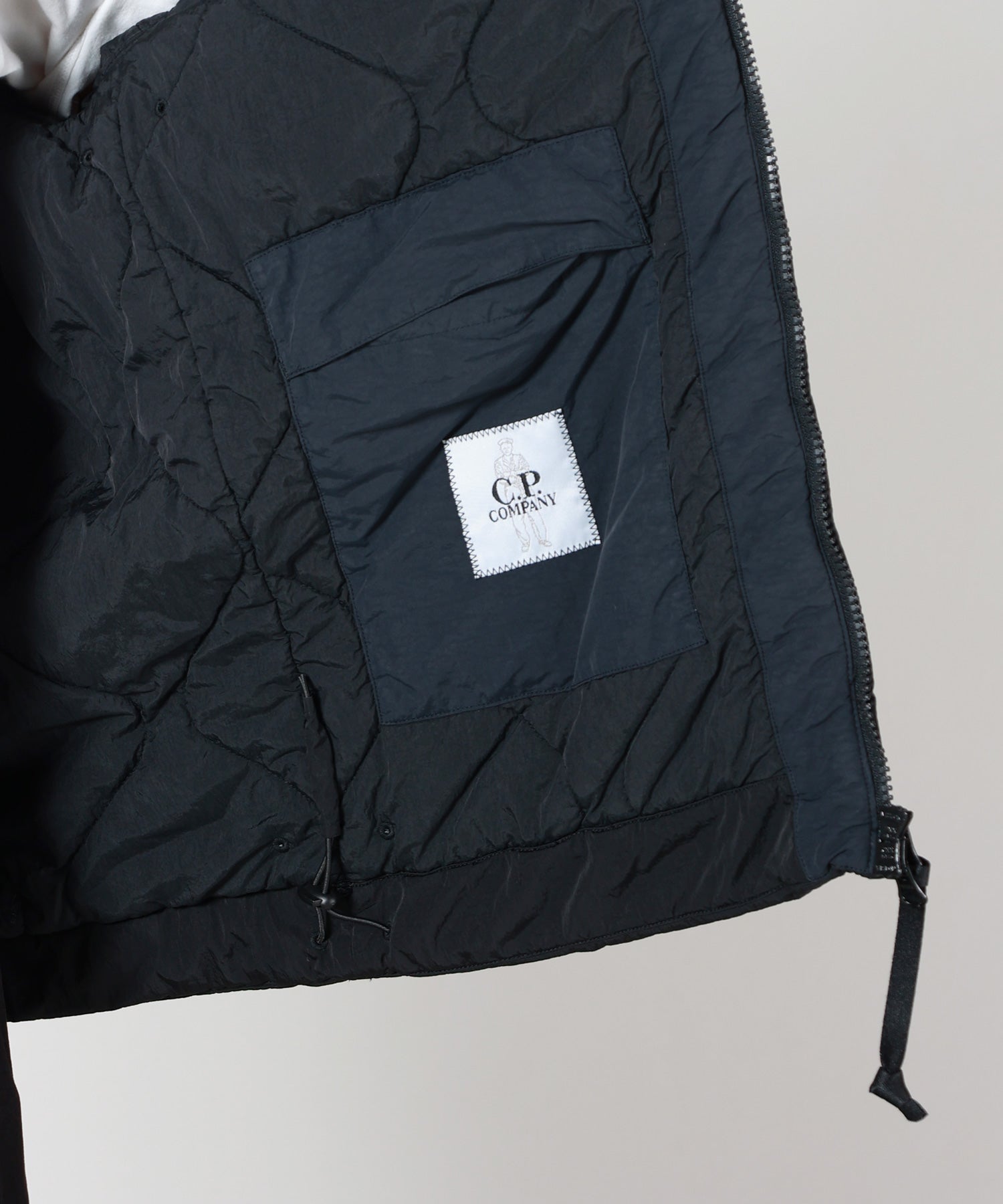 C.P. Company(シーピーカンパニー)】 HEAVY CHROME-R PADDED JACKET