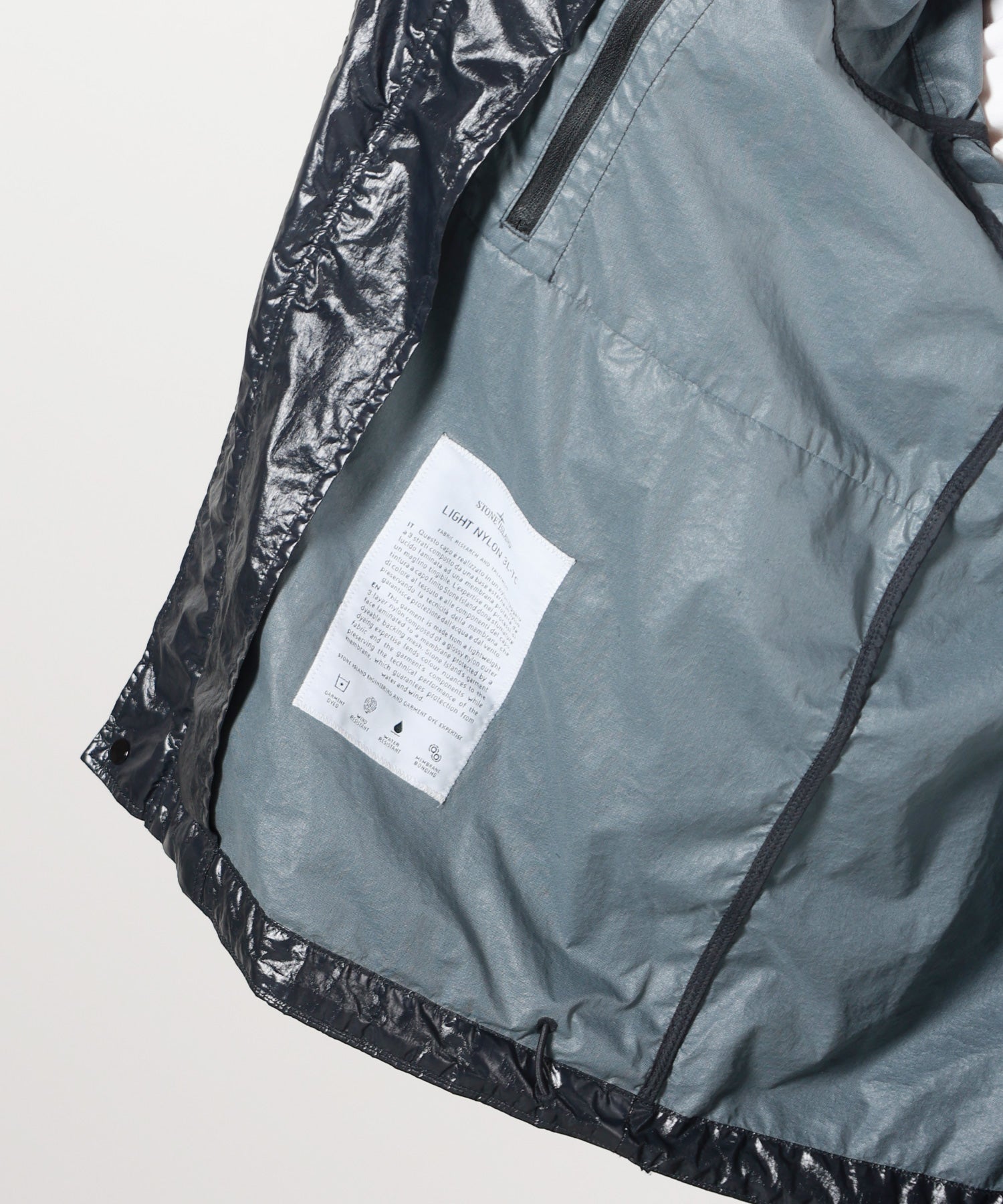 STONE ISLAND(ストーンアイランド)】 フード付パッカブルジャケット