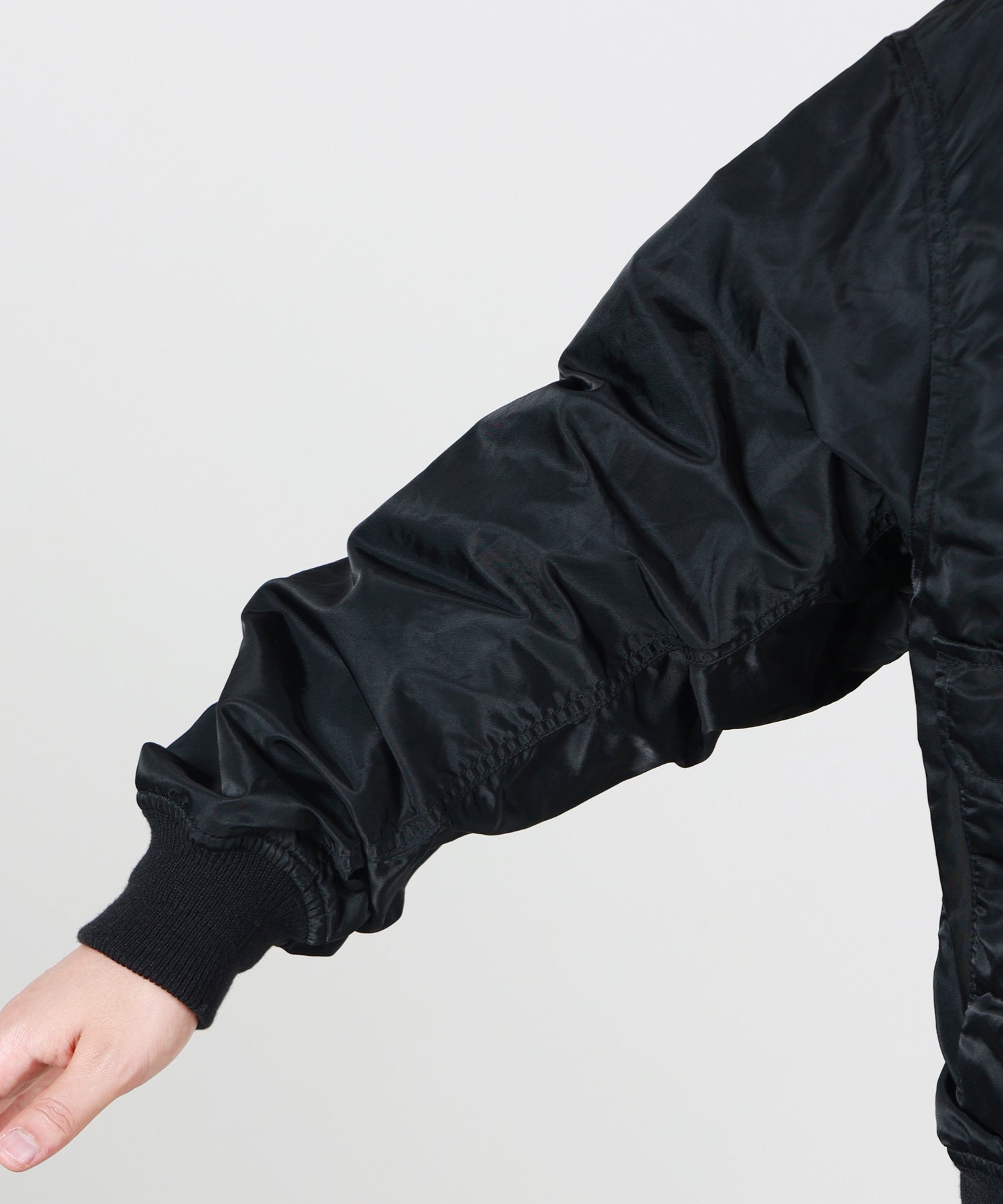 TOGA VIRILIS(トーガ ビリリース)】 NYLON TWILL REVERSIBLE BLOUSON