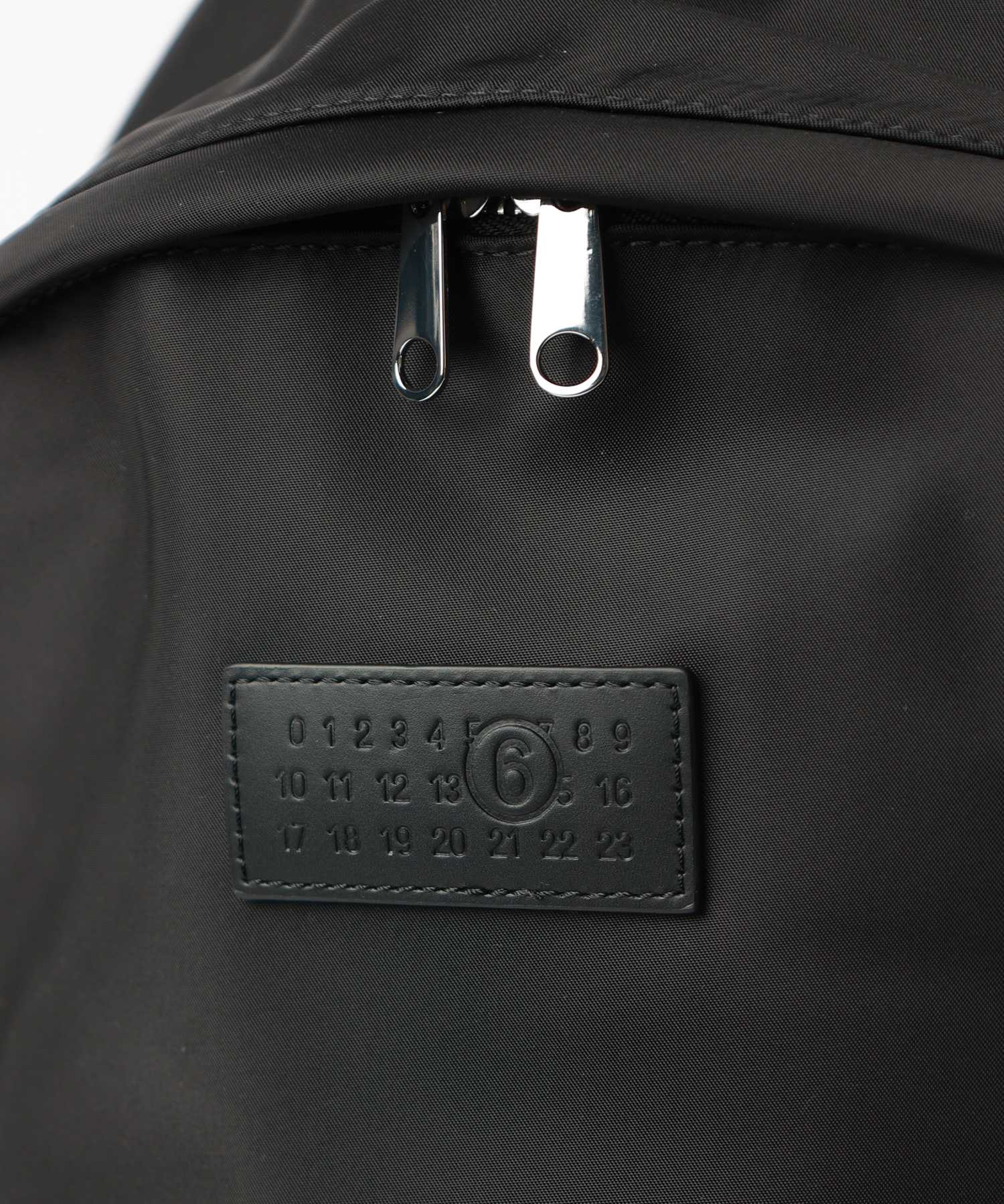 MM6 Maison Margiela(エムエムシックス メゾン マルジェラ)】 ナイロン