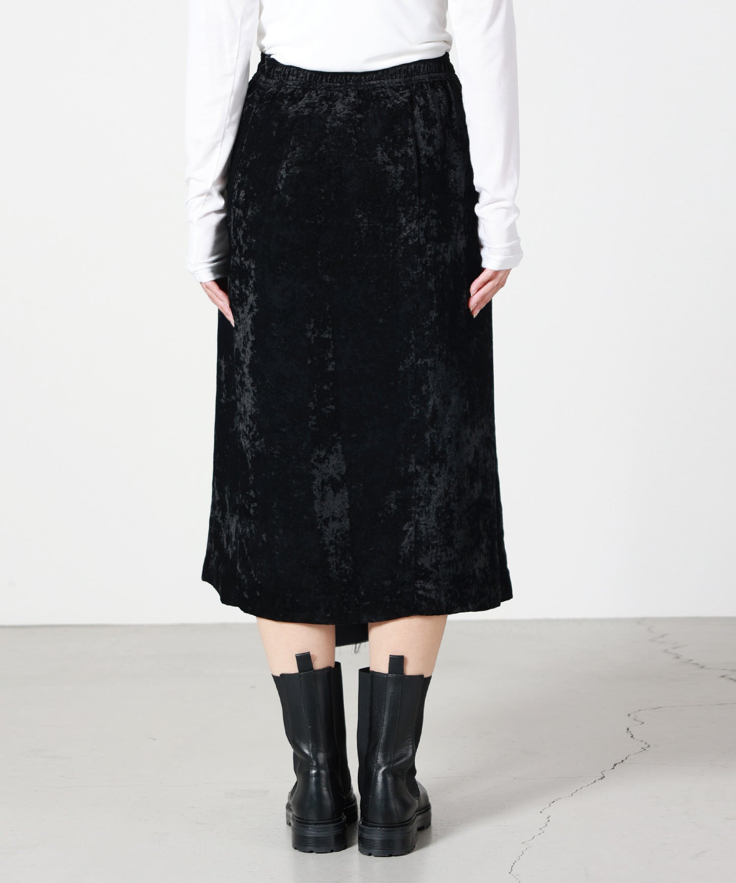 TOGA PULLA(トーガプルラ)】 CRUSHED VELVET SKIRT｜PARIGOT ONLINE