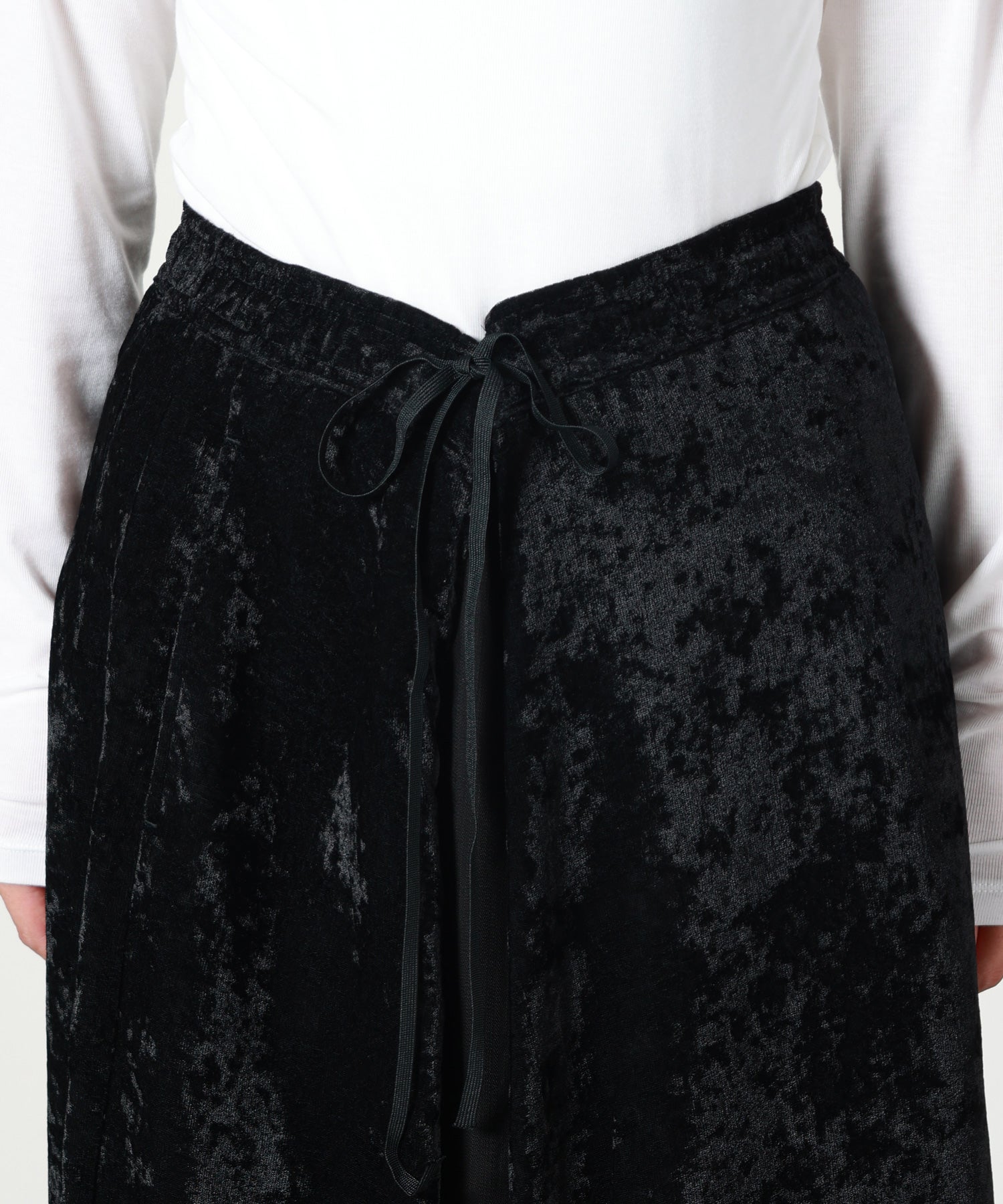TOGA PULLA(トーガプルラ)】 CRUSHED VELVET SKIRT｜PARIGOT ONLINE