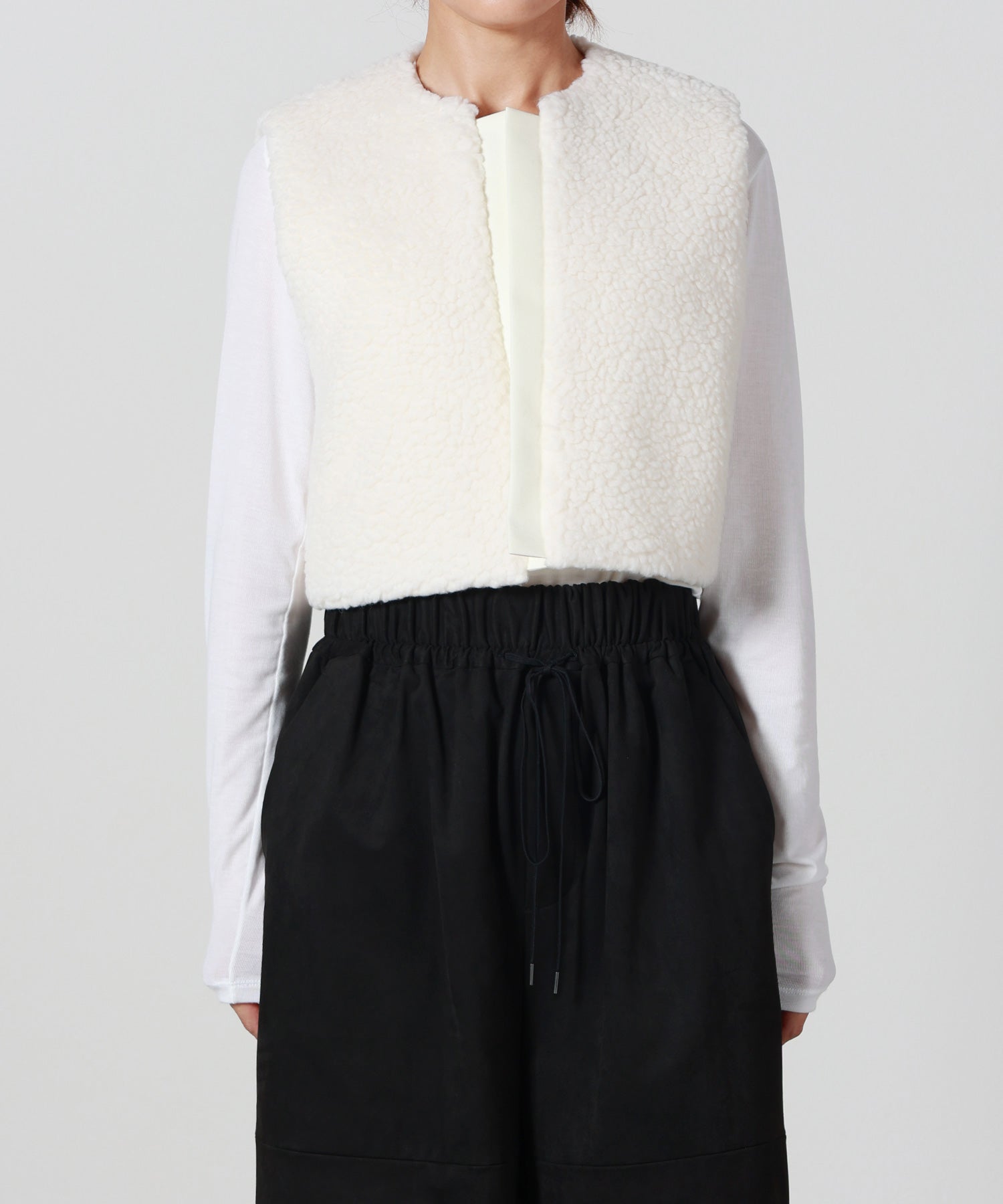 SACRA(サクラ)】 SHEEP BOA VEST｜PARIGOT ONLINE（パリゴオンライン）