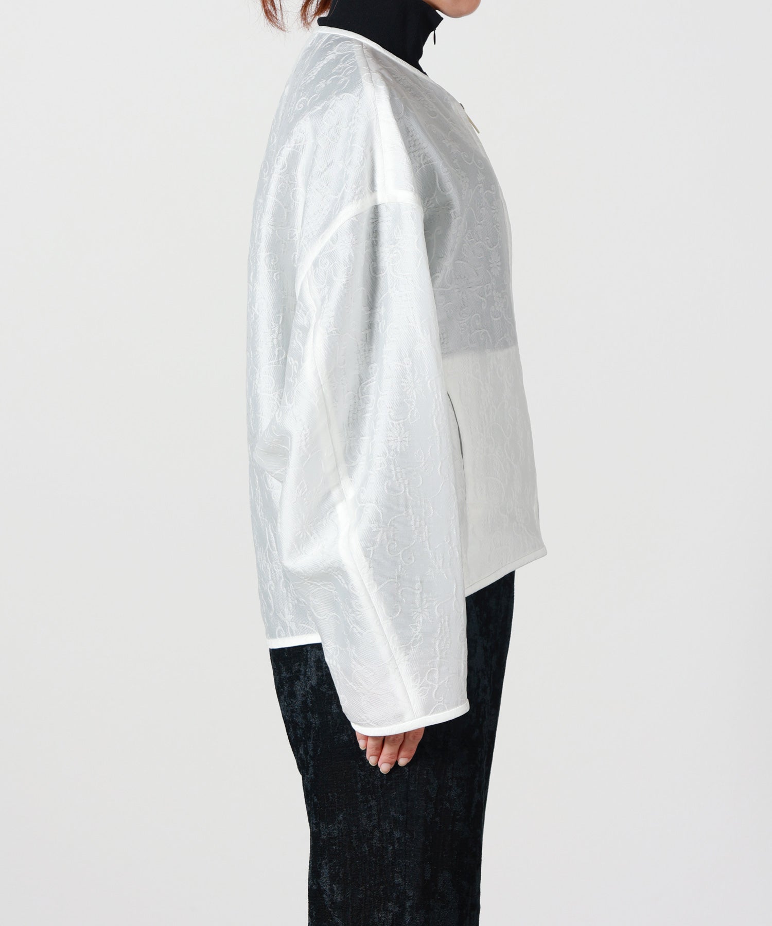 Mame Kurogouchi(マメ クロゴウチ)】 Arabesque Jacquard Short Jacket