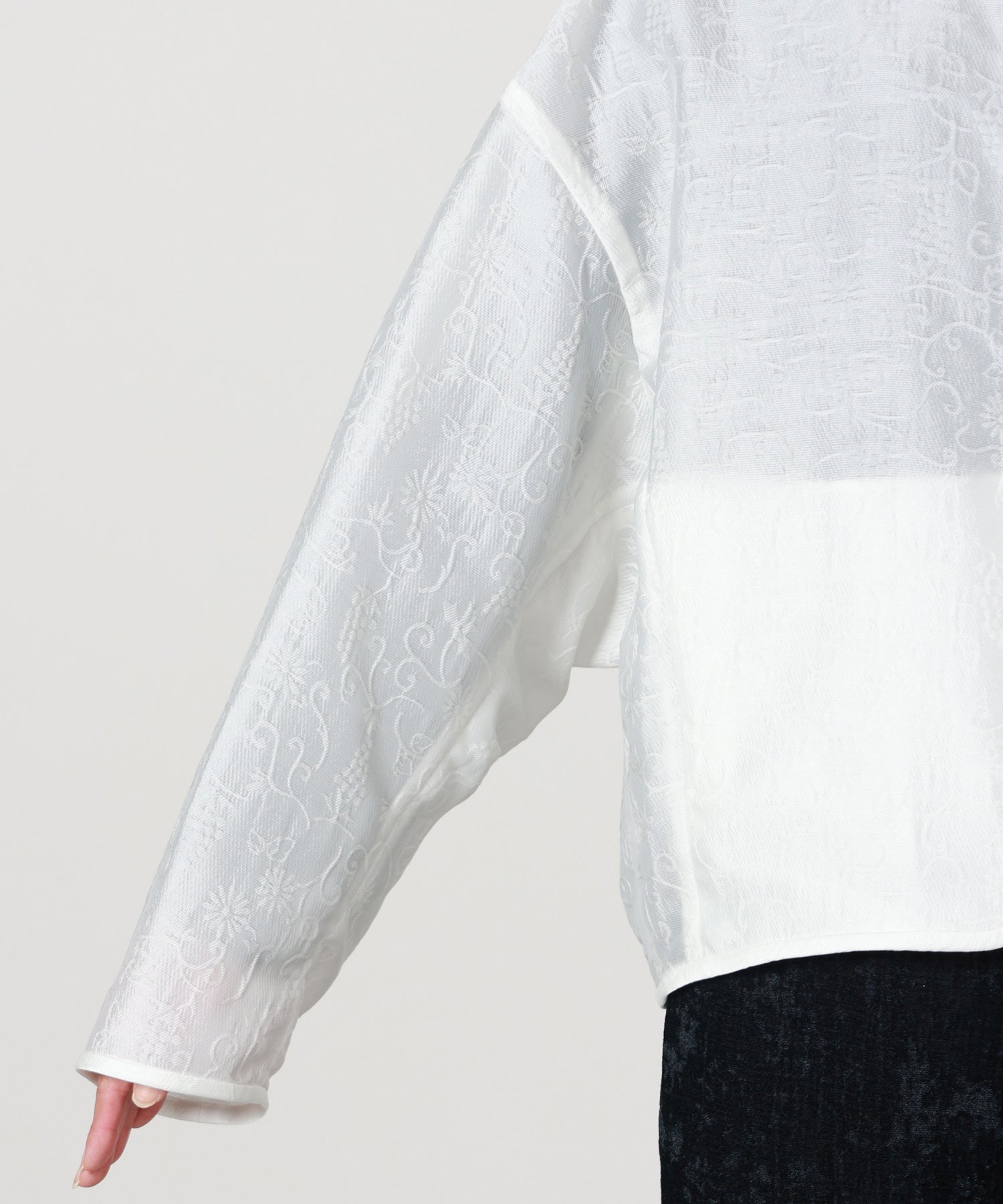 Mame Kurogouchi(マメ クロゴウチ)】 Arabesque Jacquard Short Jacket