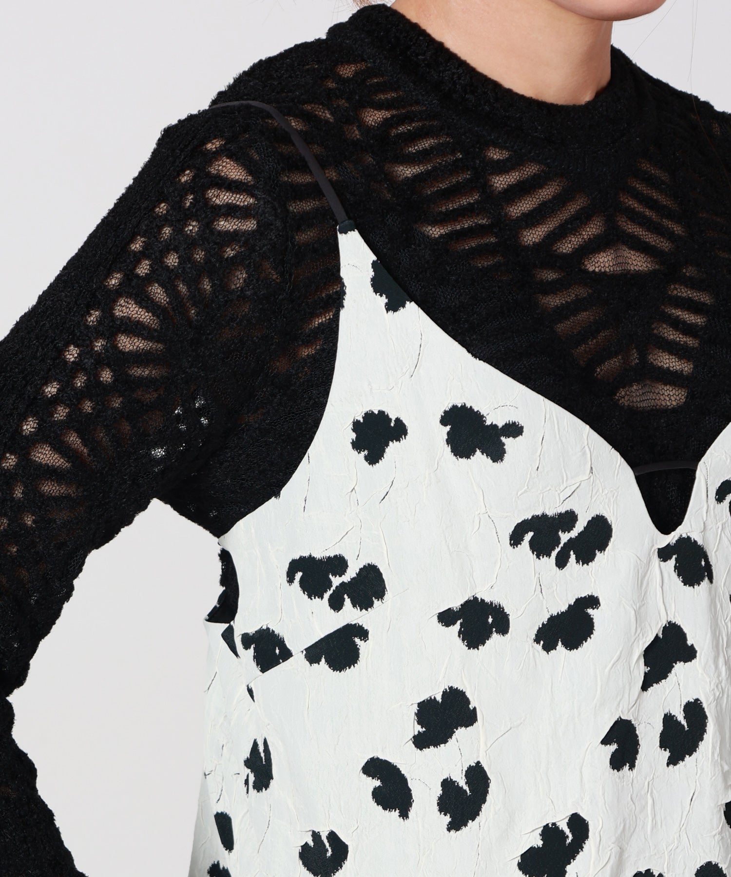 Mame Kurogouchi(マメ クロゴウチ)】 Double Layered Floral Jacquard