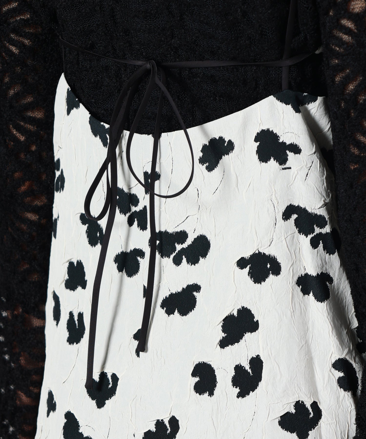 Mame Kurogouchi(マメ クロゴウチ)】 Double Layered Floral Jacquard