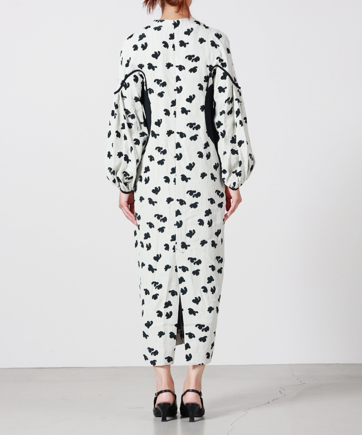 Mame Kurogouchi(マメ クロゴウチ)】 Double Layered Floral Jacquard