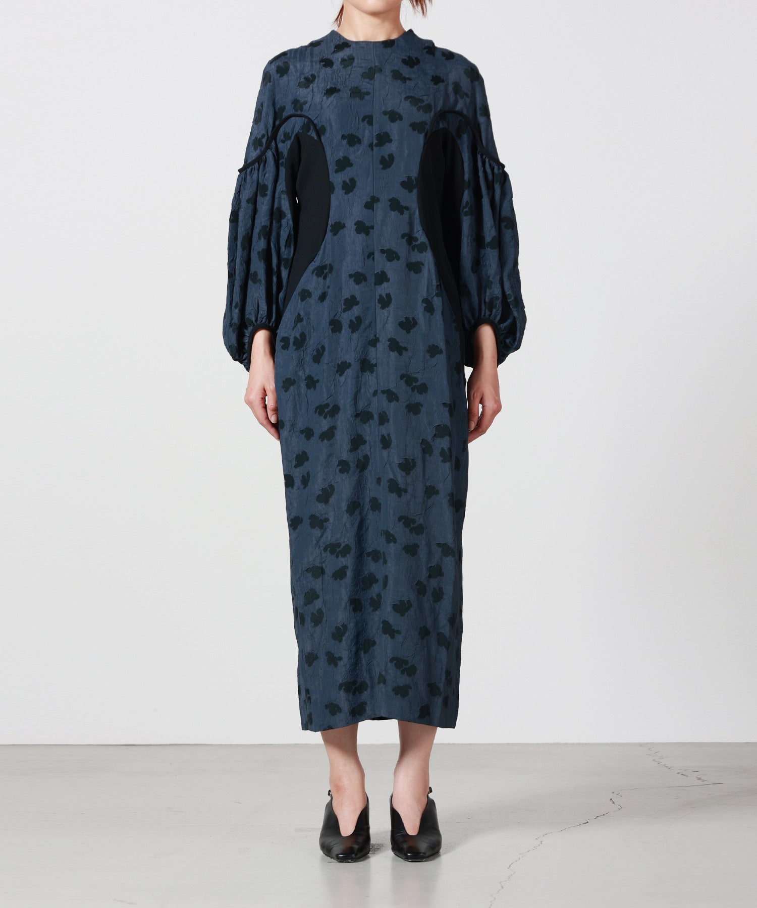 Mame Kurogouchi(マメ クロゴウチ)】 Double Layered Floral Jacquard