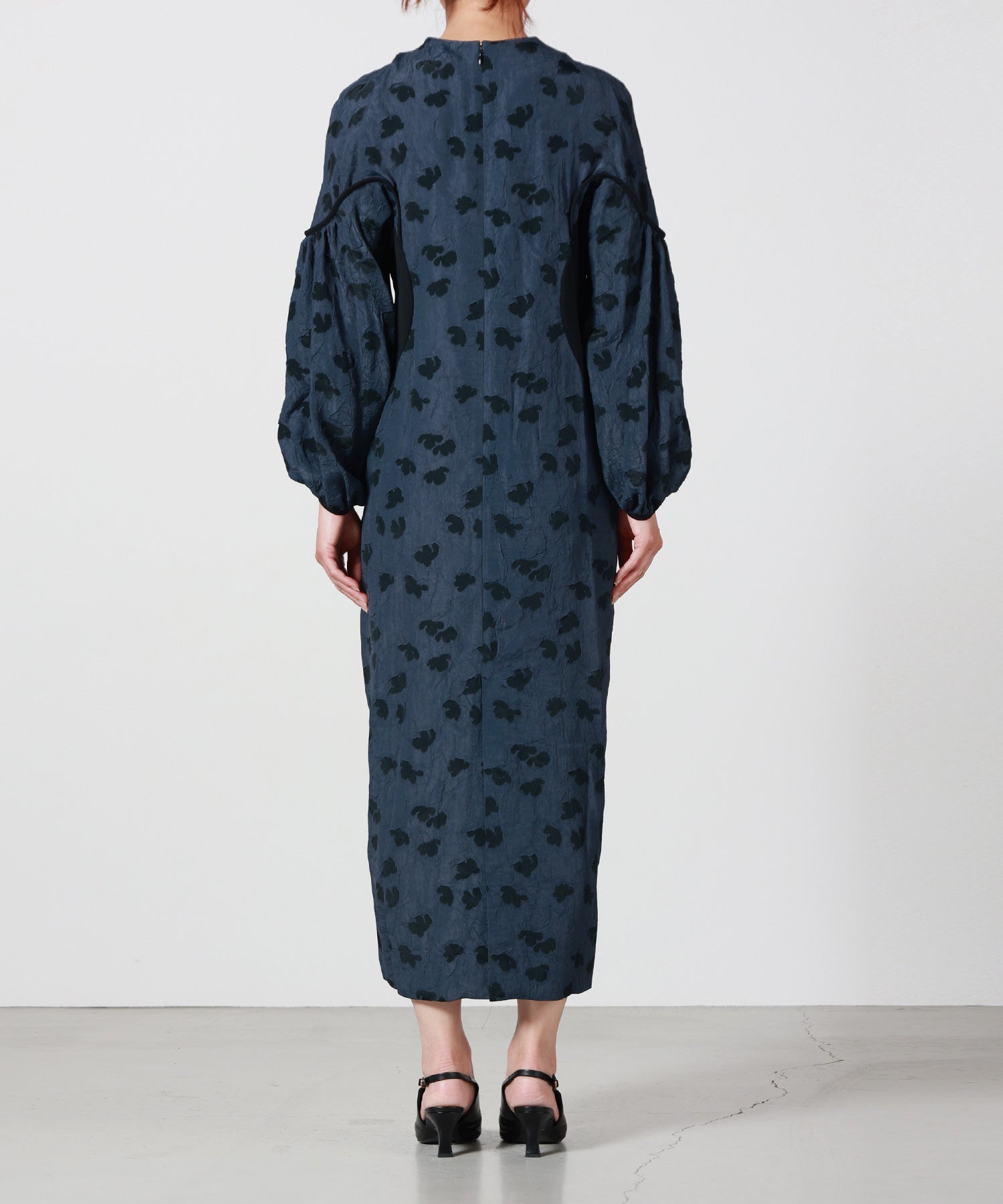 Mame Kurogouchi(マメ クロゴウチ)】 Double Layered Floral Jacquard