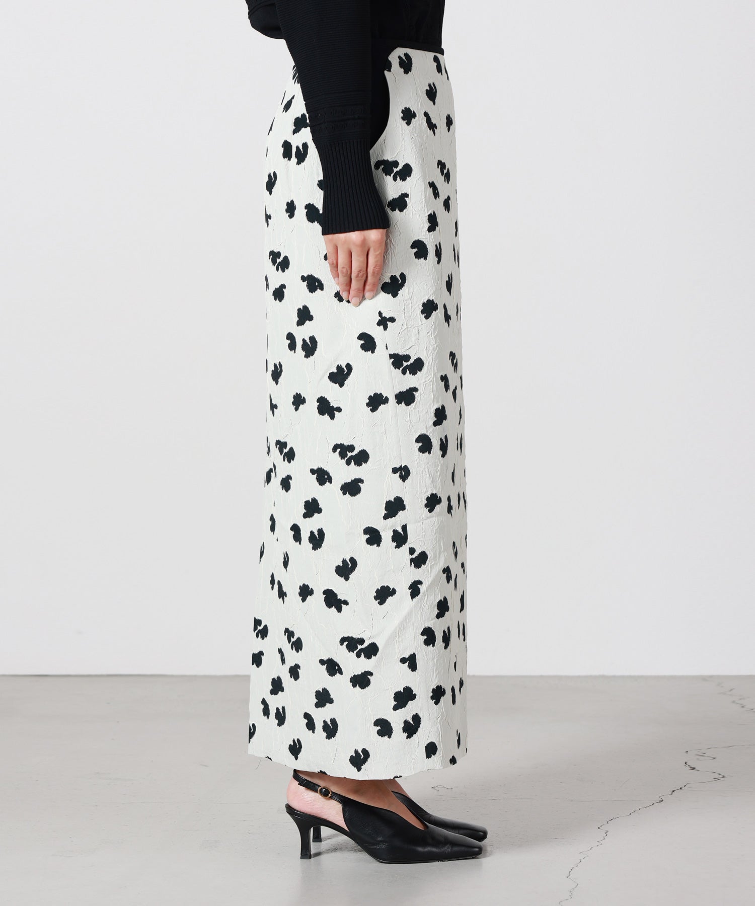 Mame Kurogouchi(マメ クロゴウチ)】 Double Layered Floral Jacquard