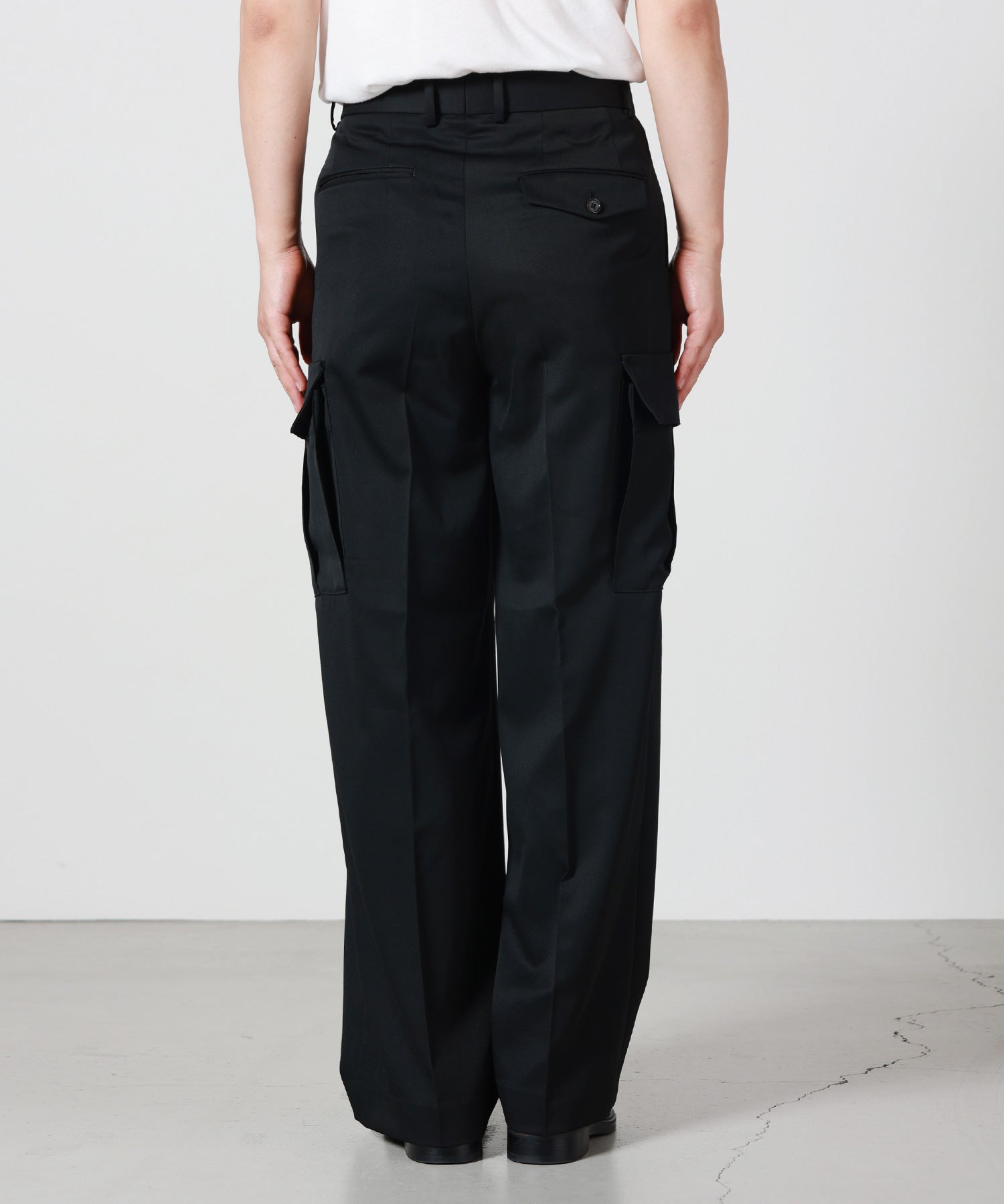 MARKAWARE(マーカウェア)】 Organic Wool 2/80 Gabardine Flat Front