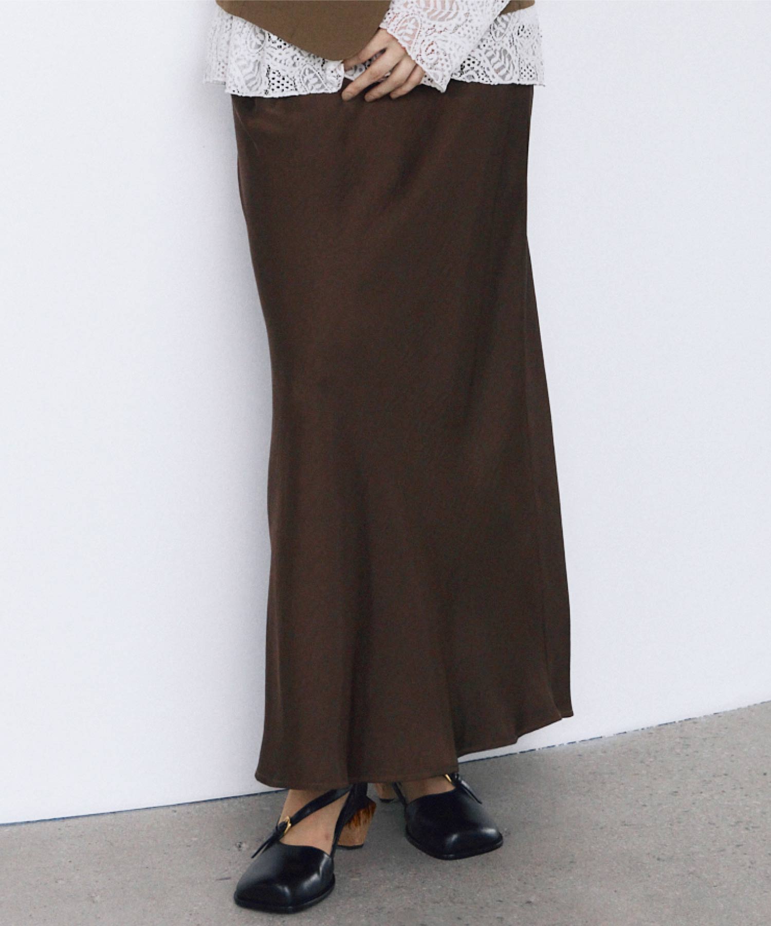 サテンバイアススカート