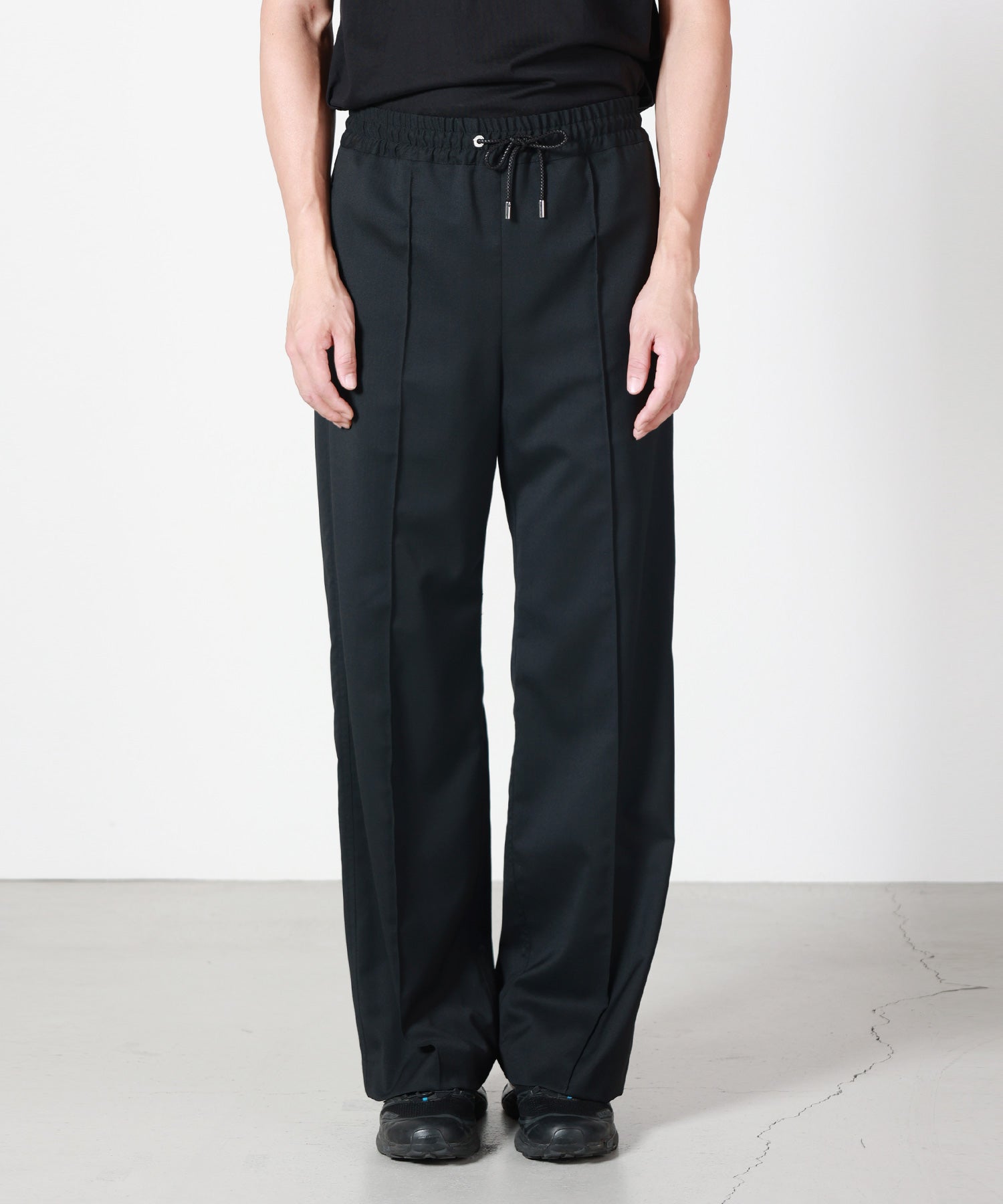 CINOH PARIGOT別注 TWILL RELAXED PANTS 着用イメージ
