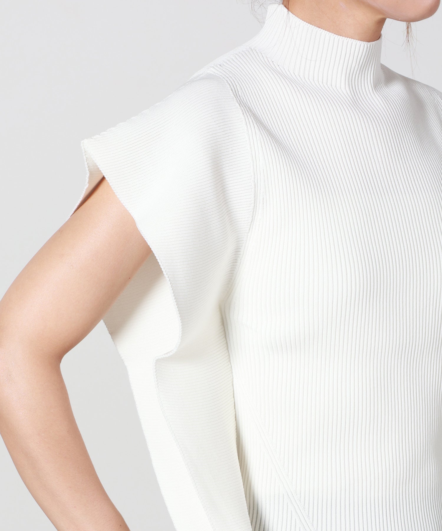 CFCL(シーエフシーエル)】 PORTRAIT CREASE TOP｜PARIGOT ONLINE