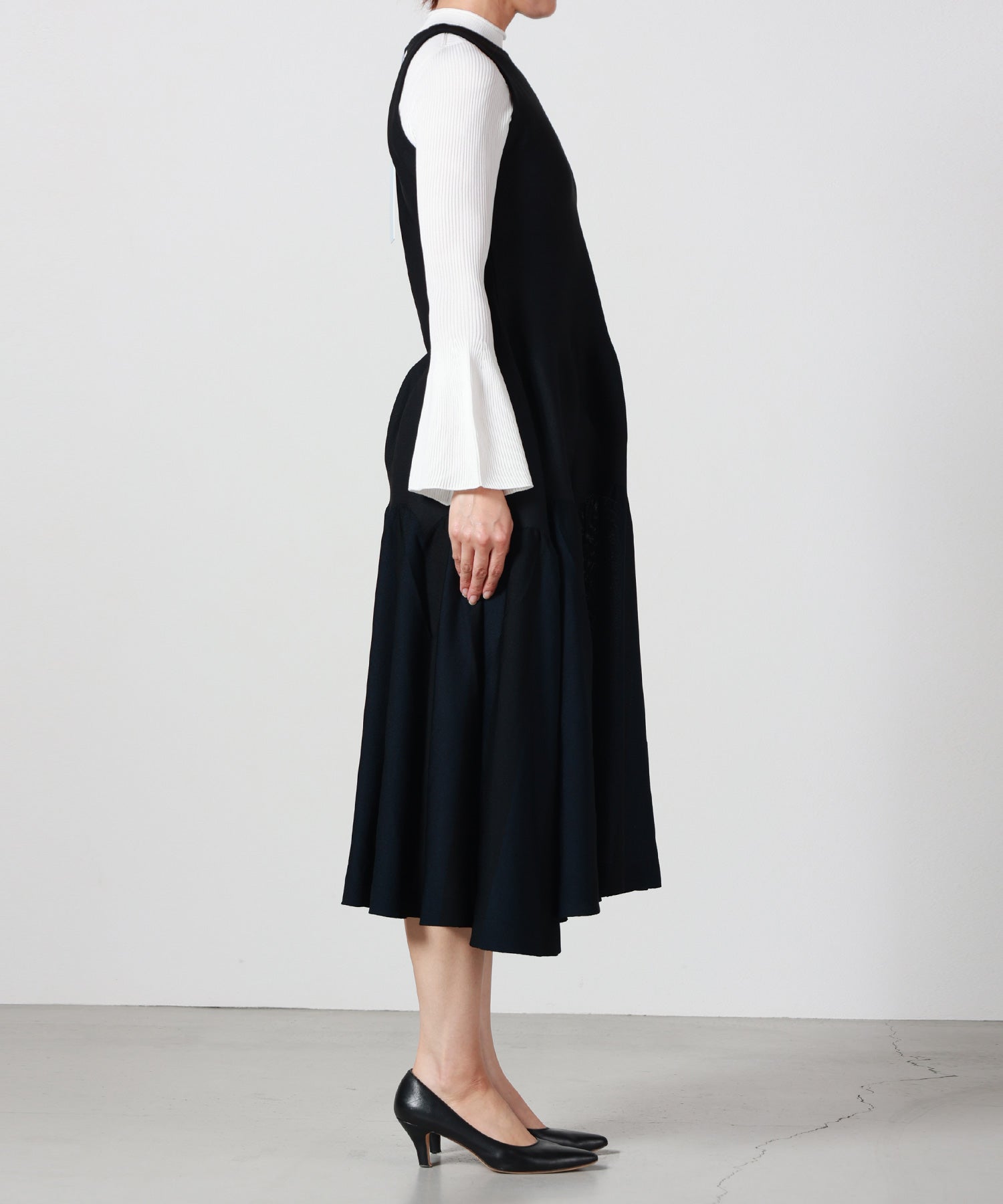 CFCL ワンピース　ノースリーブ CFCL(シーエフシーエル)】 ARCHED SLEEVELESS DRESS｜PARIGOT ONLINE