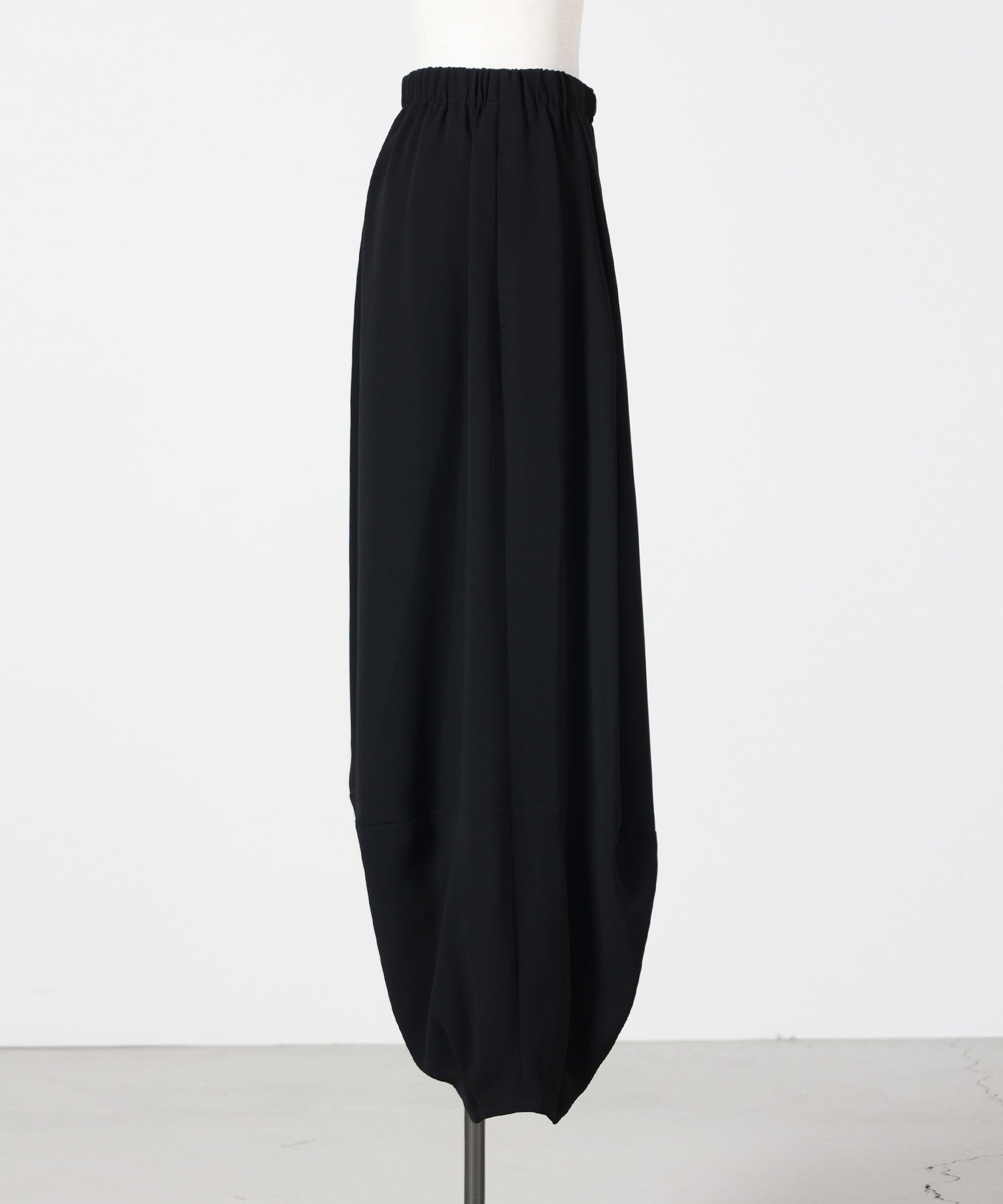 ENFOLD(エンフォルド)】 BOX-TUCK PANTS｜PARIGOT ONLINE（パリゴ