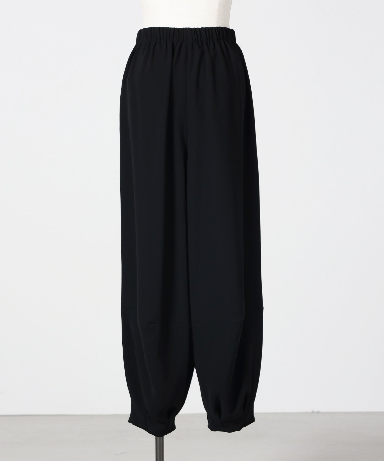 ENFOLD(エンフォルド)】 BOX-TUCK PANTS｜PARIGOT ONLINE（パリゴ