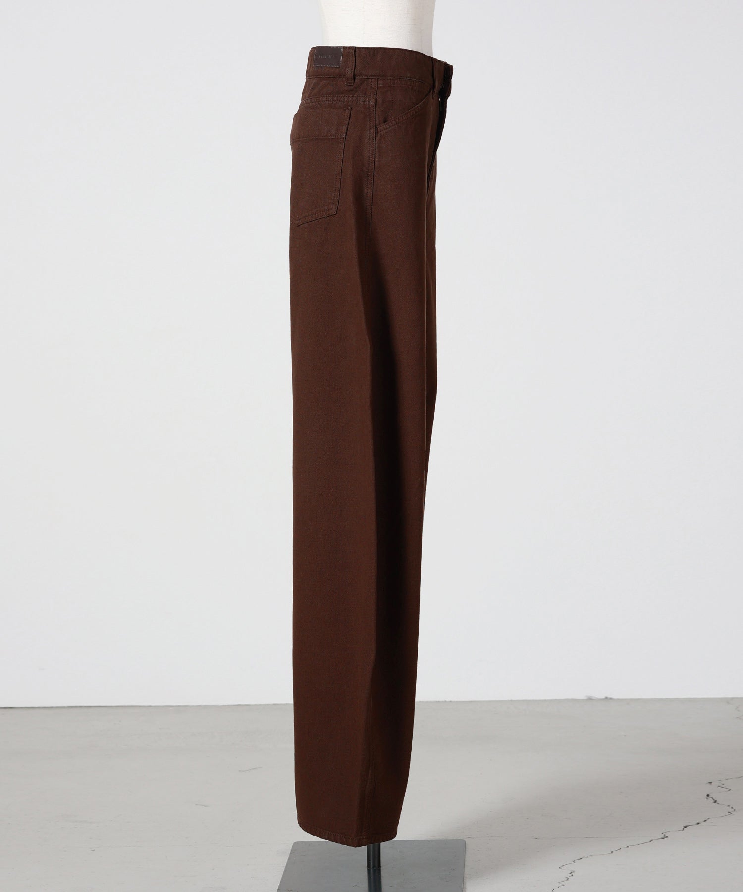 LEMAIRE(ルメール)】 HIGH WAISTED CURVED PANTS｜PARIGOT ONLINE