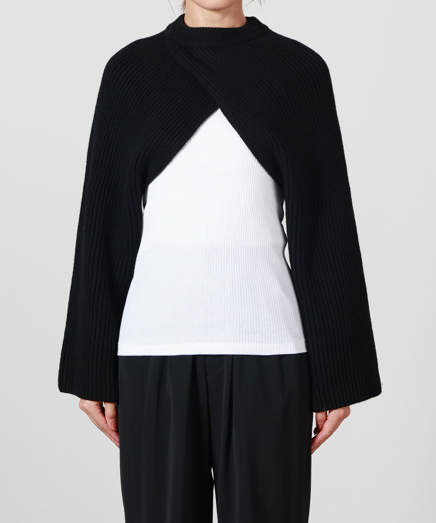 HYKE(ハイク)】 RIBBED-KNIT WOOL CROPPED BOLERO｜PARIGOT ONLINE