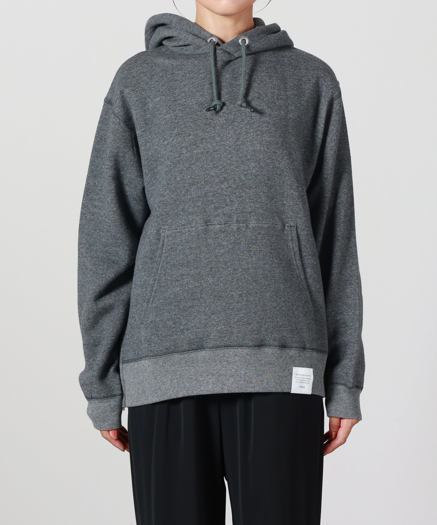 HYKE(ハイク)】 ≪GENDERLESS≫ SWEAT HOODIE｜PARIGOT ONLINE（パリゴ