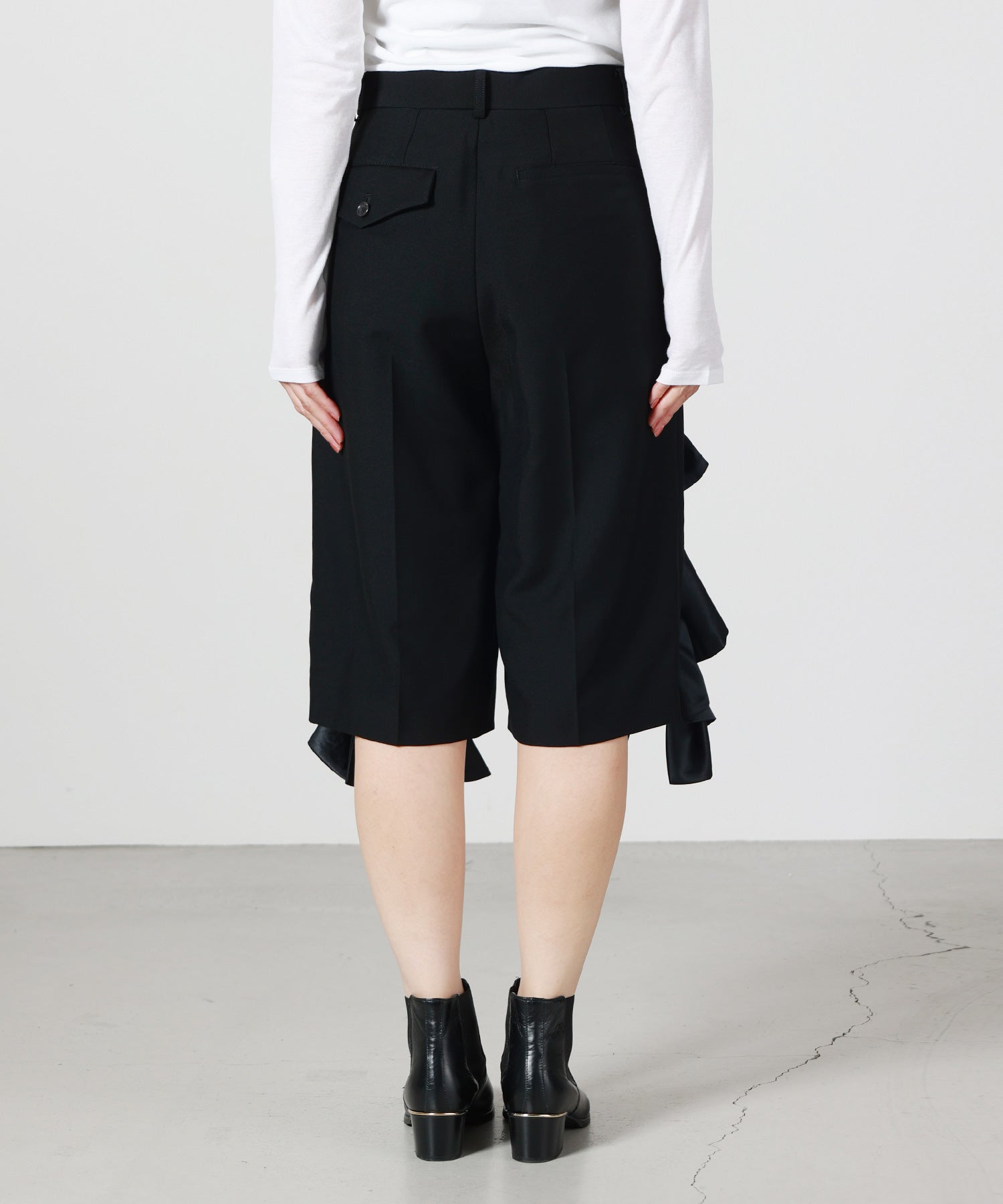 noir kei ninomiya(ノワール ケイニノミヤ)】 クロップドジップ