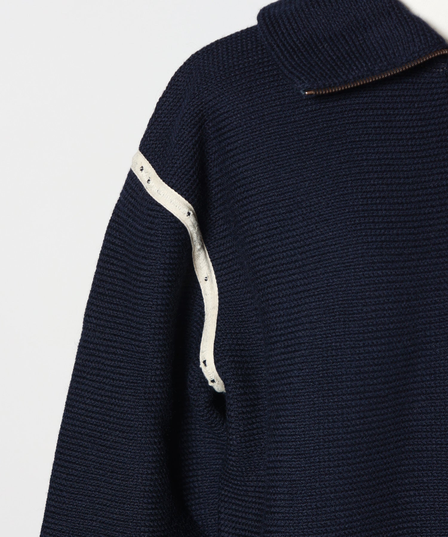 Maison Margiela(メゾンマルジェラ)】 ELBOW PATCH SWEATER｜PARIGOT
