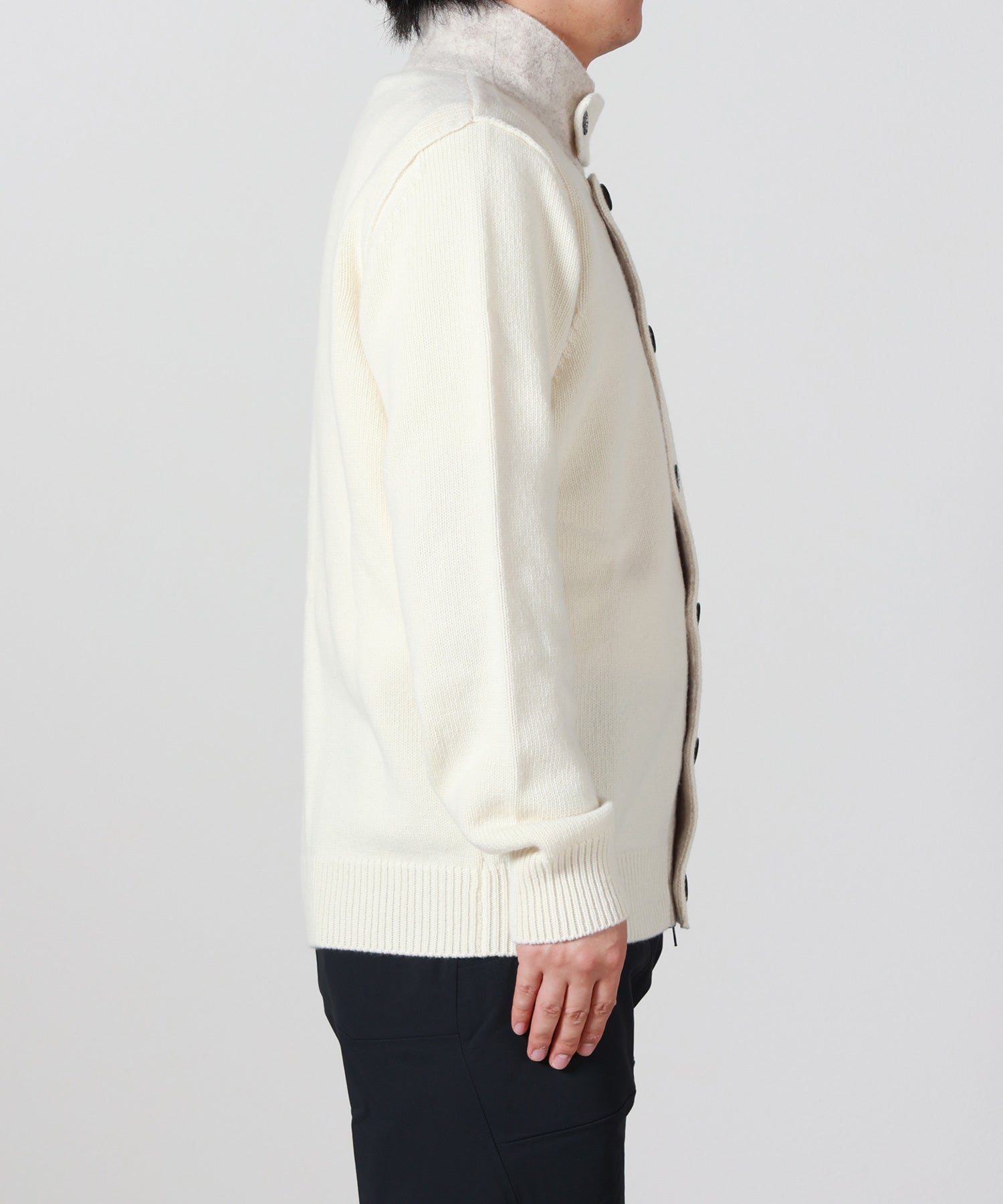 STONE ISLAND(ストーンアイランド)】 ジップアップニットジャケット