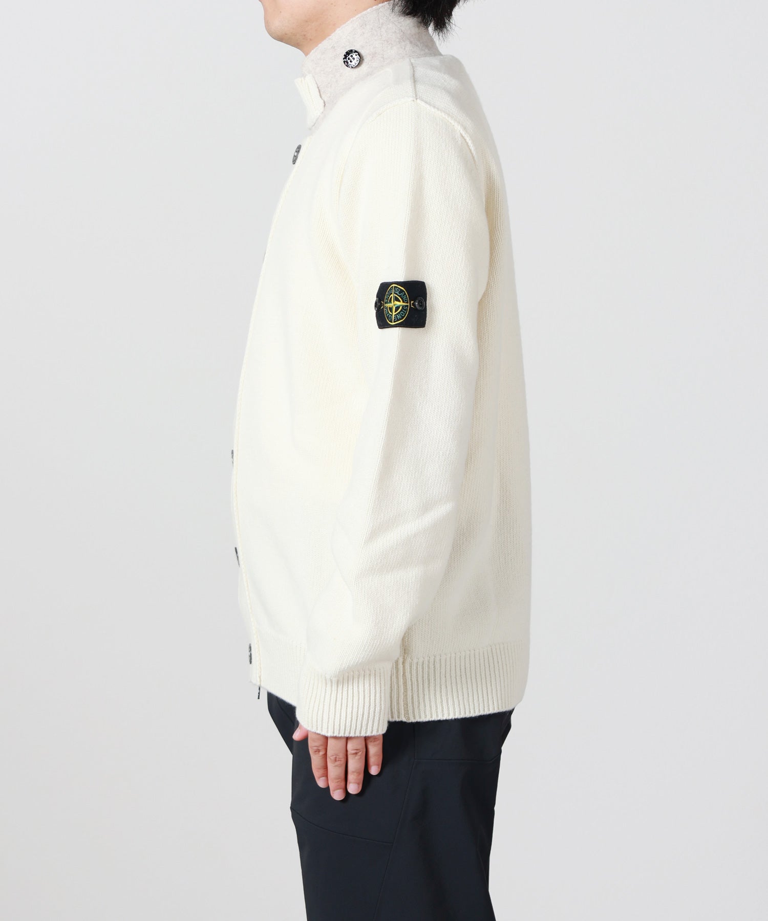STONE ISLAND(ストーンアイランド)】 ジップアップニットジャケット