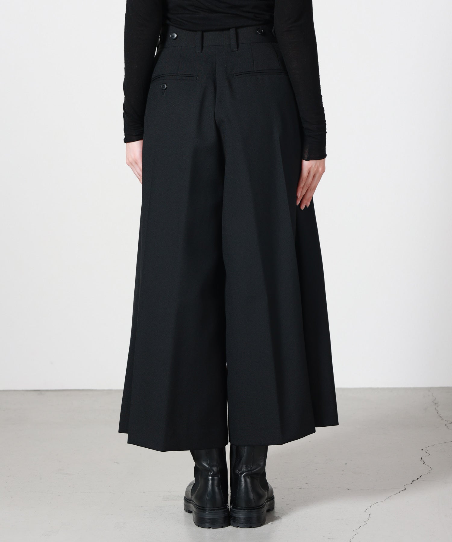 HYKE(ハイク)】 TROPICAL WIDE LEG DROPPED PANTS｜PARIGOT ONLINE