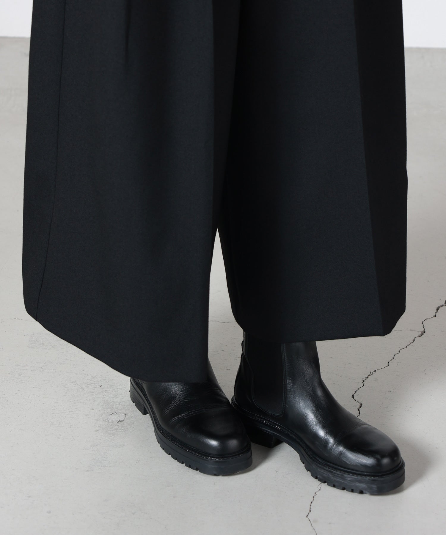 HYKE(ハイク)】 TROPICAL WIDE LEG DROPPED PANTS｜PARIGOT ONLINE