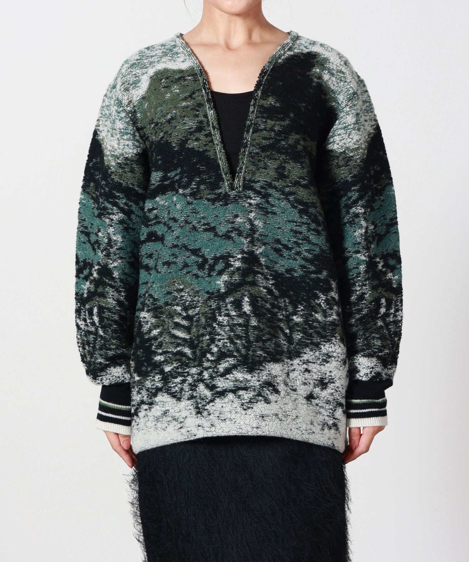 Mame Kurogouchi(マメ クロゴウチ)】 Pile Jacquard Plunge Knit Top