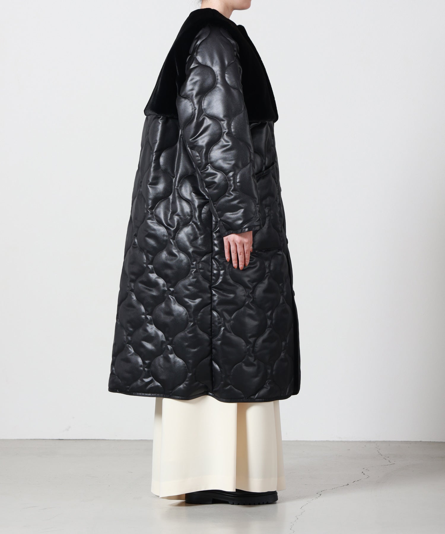 HYKE(ハイク)】 FAUX SHEARLING PANELED LEATHER QUILTED CT｜PARIGOT