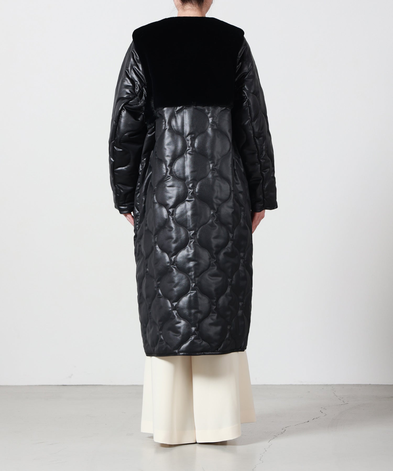 HYKE(ハイク)】 FAUX SHEARLING PANELED LEATHER QUILTED CT｜PARIGOT