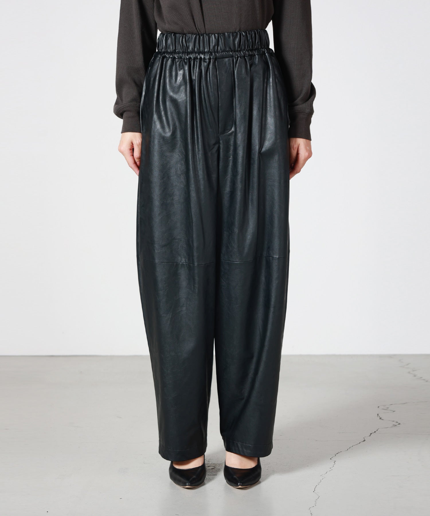 SACRA(サクラ)】 SYNTHETIC LEATHER PANTS｜PARIGOT ONLINE（パリゴ