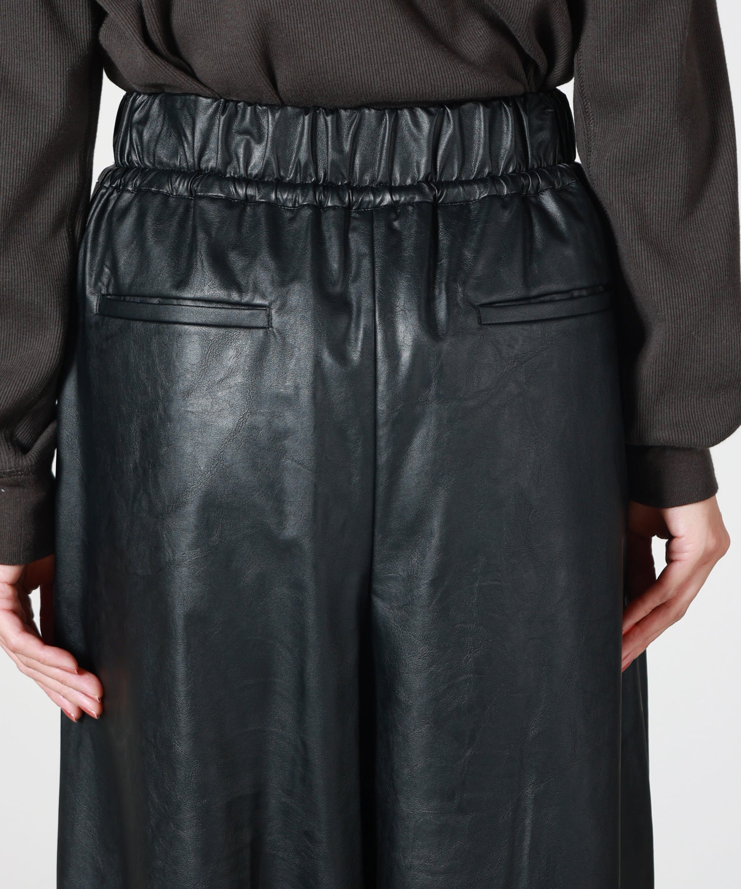 SACRA(サクラ)】 SYNTHETIC LEATHER PANTS｜PARIGOT ONLINE（パリゴ