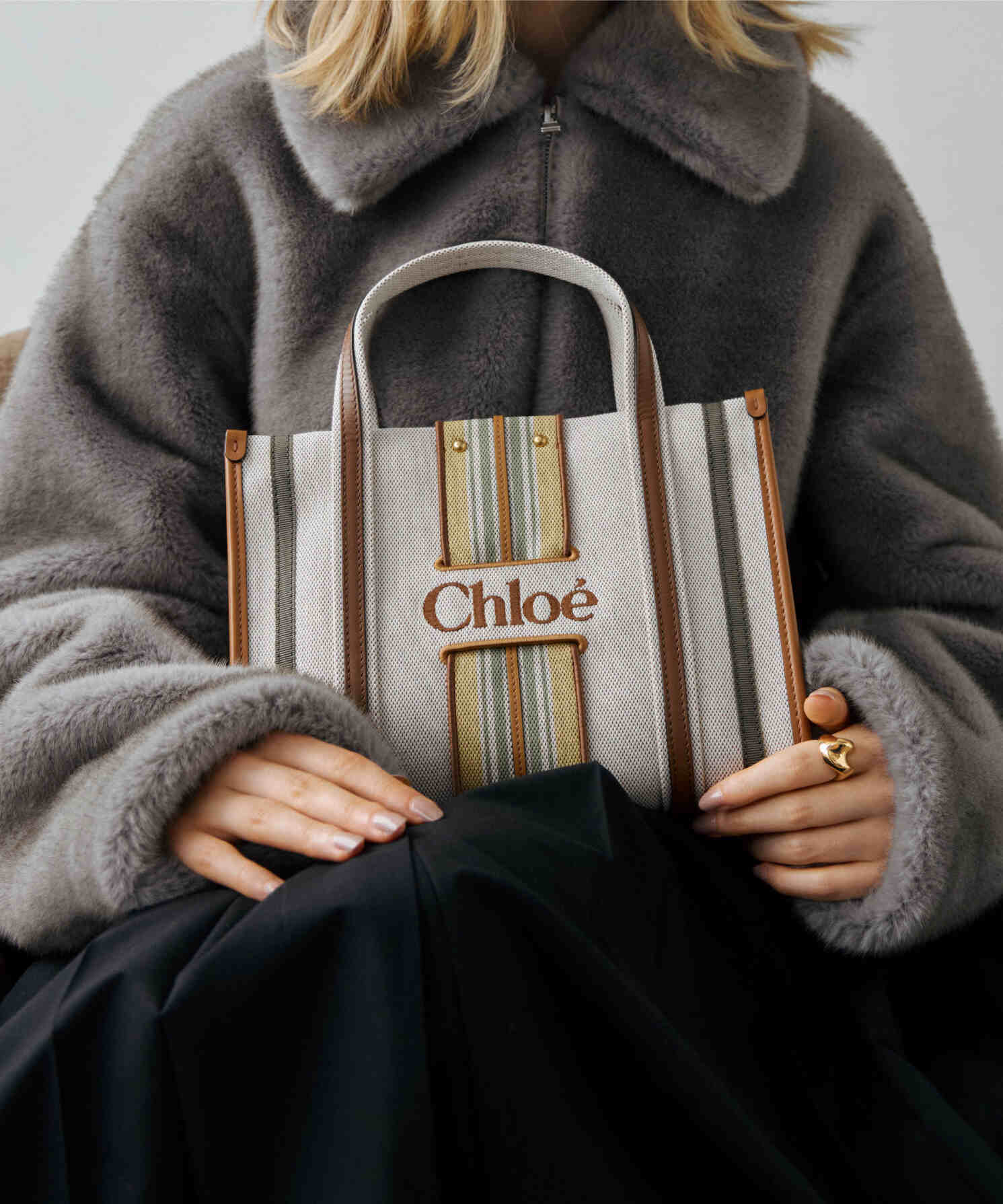 Chloe(クロエ)】 キャンバス製Woody Loop スモールトートバッグ