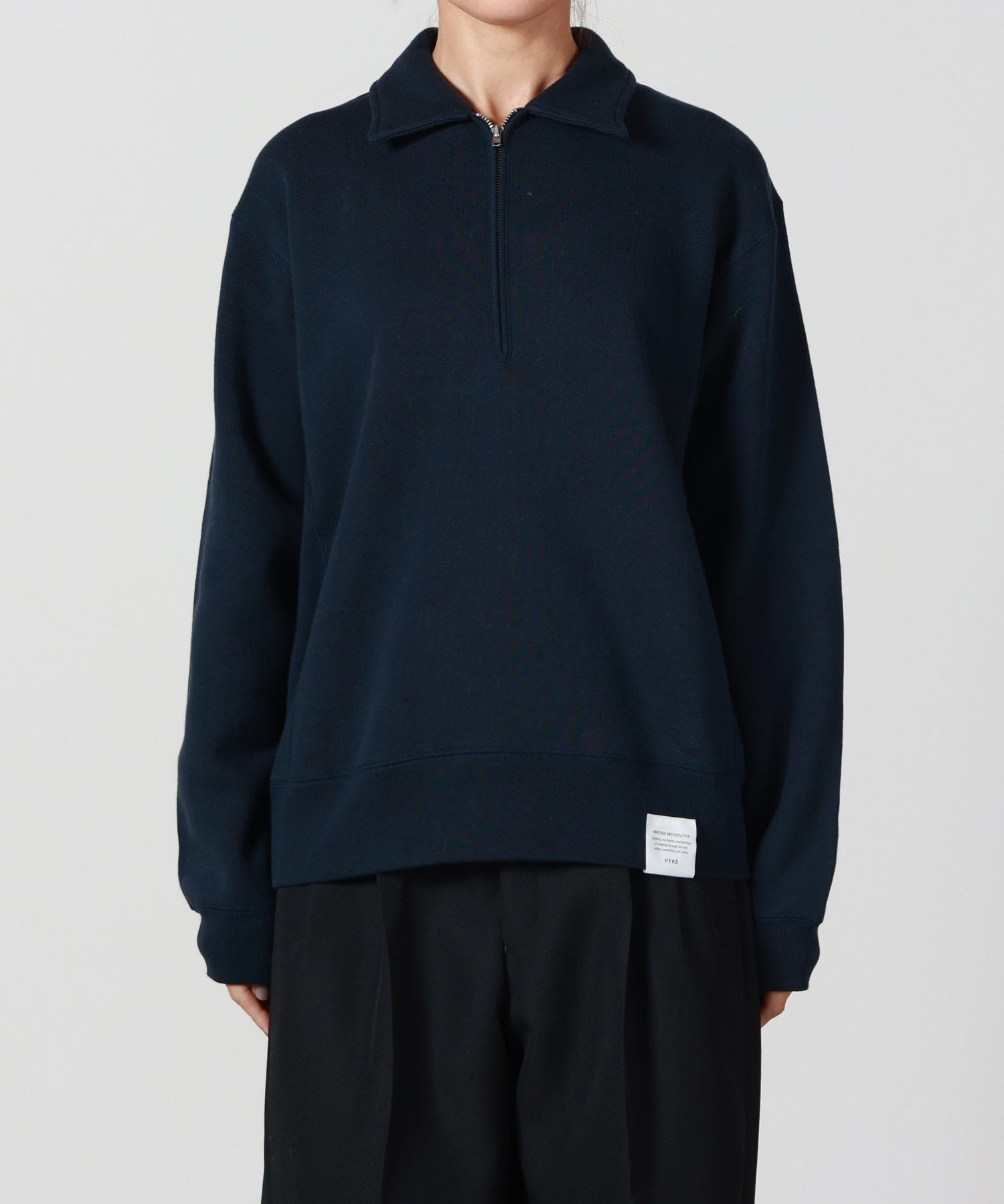 HYKE(ハイク)】 ≪GENDERLESS≫COLLARED SWEAT SHIRT｜PARIGOT ONLINE