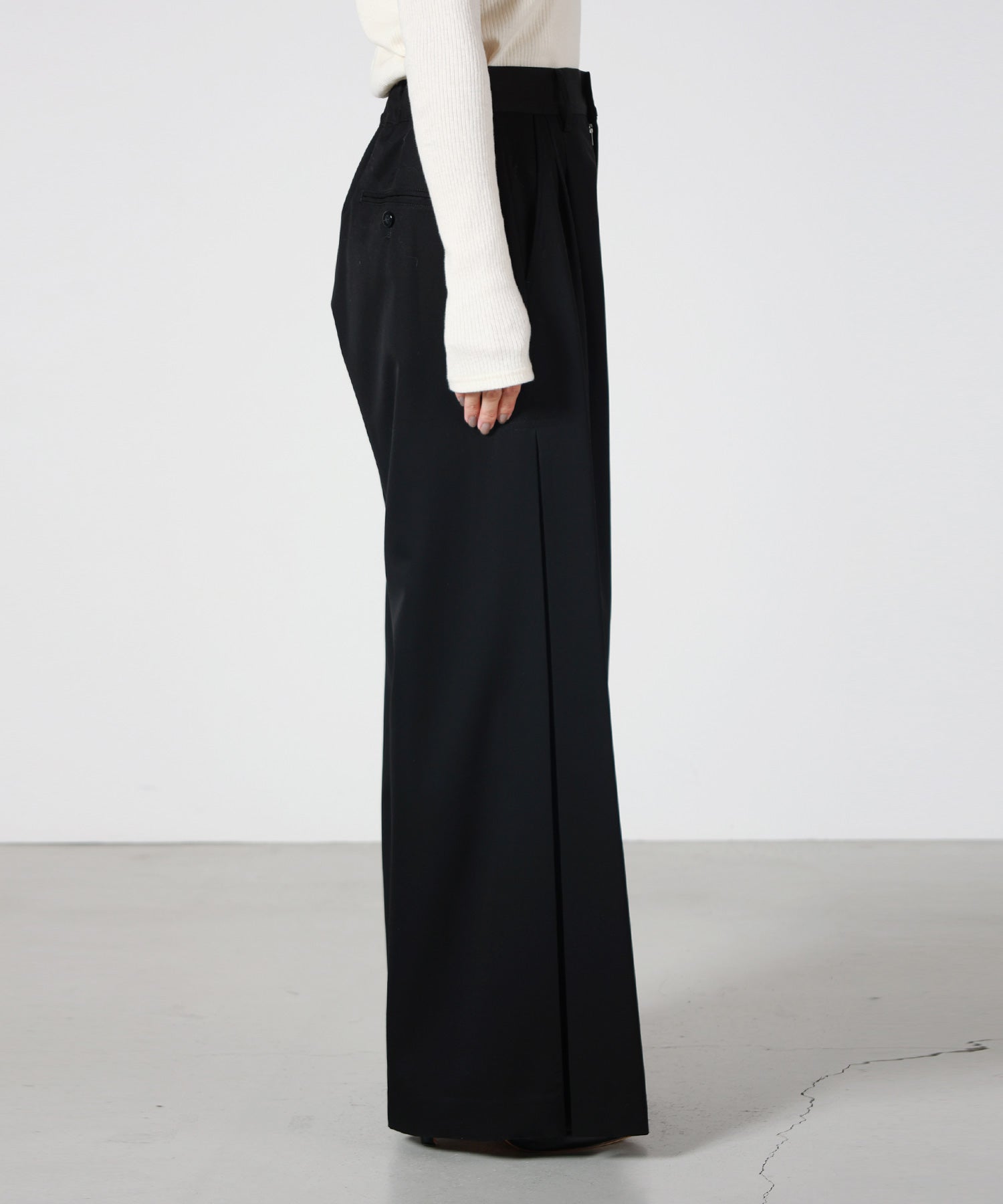 ウジョー　ujho　アシンメトリー　ボトムス　SPUR UJOH(ウジョー)】 Side Pleats PNT｜PARIGOT ONLINE（パリゴオンライン）