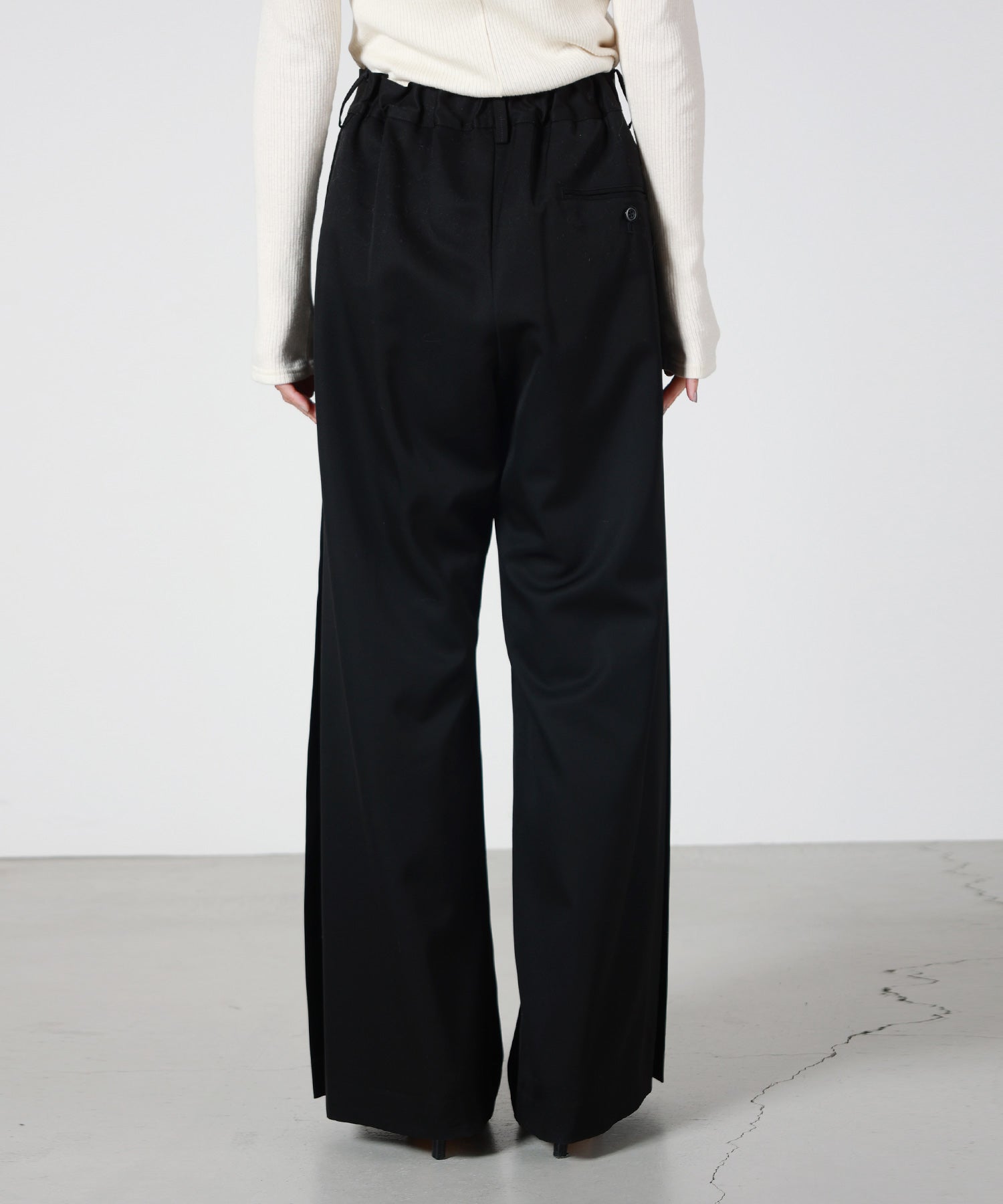 UJOH(ウジョー)】 Side Pleats PNT｜PARIGOT ONLINE（パリゴオンライン）