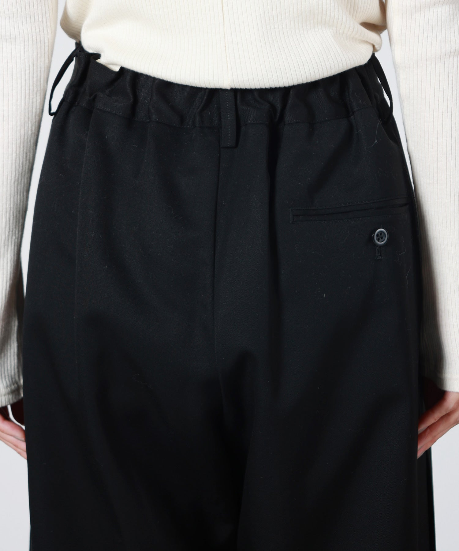 UJOH(ウジョー)】 Side Pleats PNT｜PARIGOT ONLINE（パリゴオンライン）