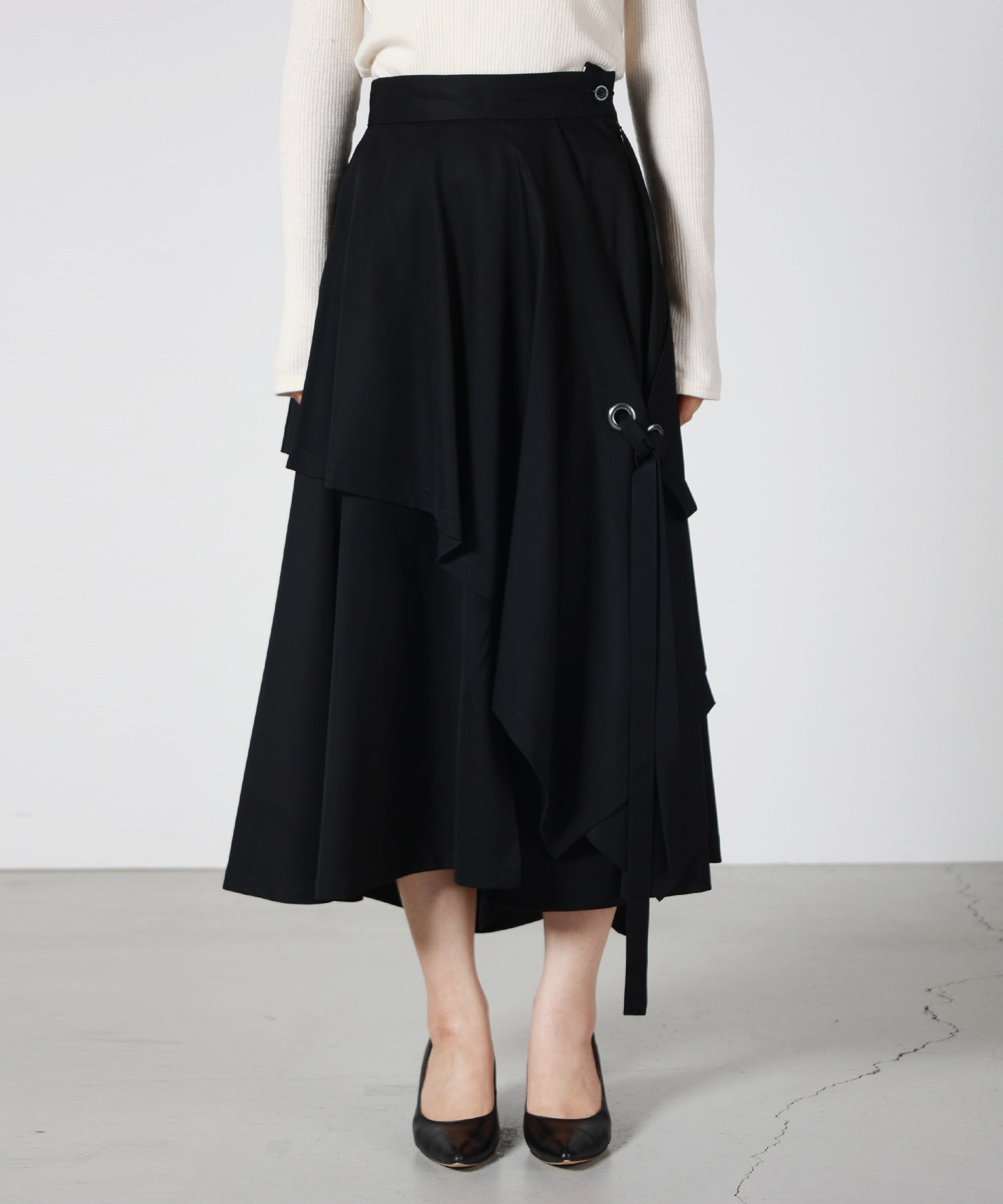 ujoh ウジョー アシンメトリーロングトップス 黒 2 UJOH(ウジョー)】 Eyelet Drape SKT｜PARIGOT ONLINE（パリゴオンライン）