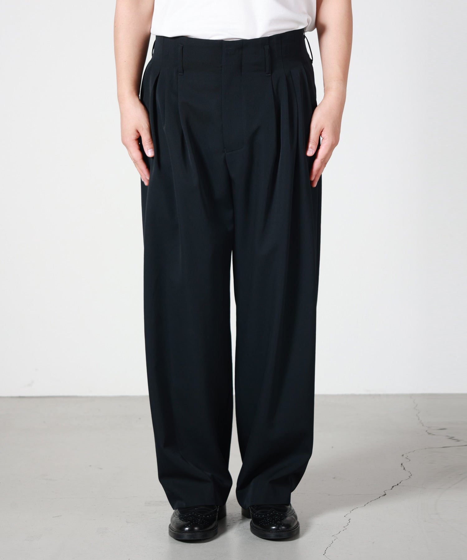 OVERCOAT(オーバーコート)】 5 Tuck Trouser in Wool Gabardine
