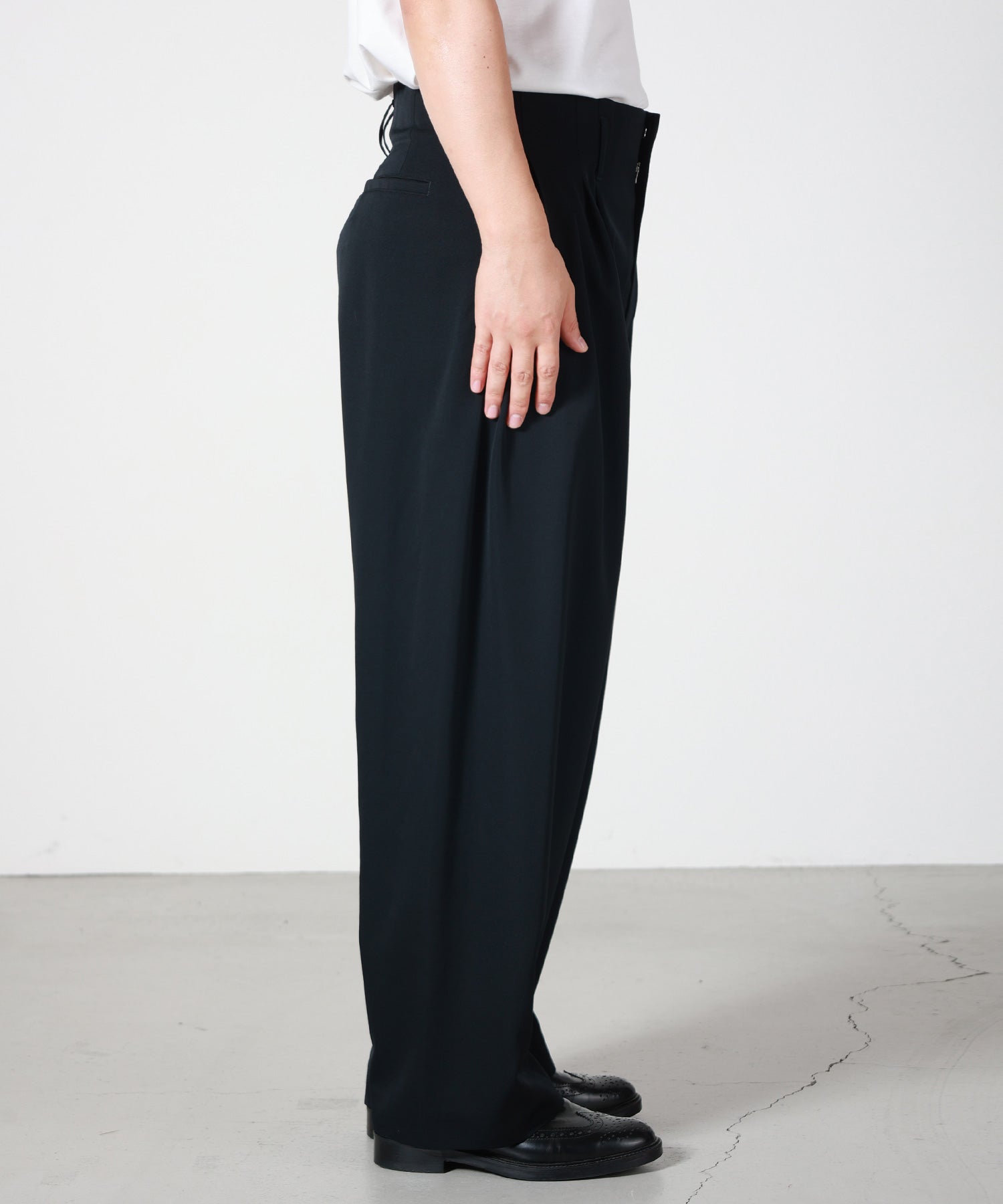 OVERCOAT(オーバーコート)】 5 Tuck Trouser in Wool Gabardine