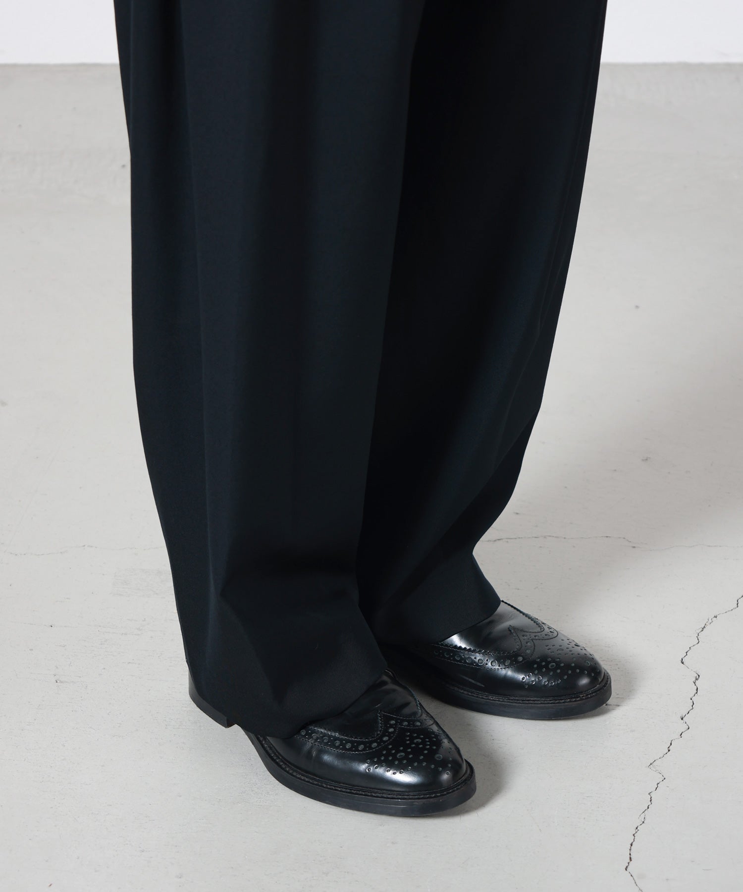 OVERCOAT(オーバーコート)】 5 Tuck Trouser in Wool Gabardine
